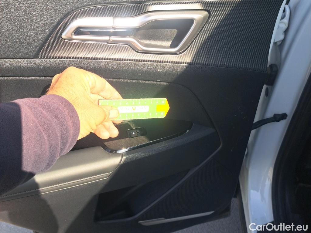  KIA  Sportage KIA  / 2022 / 5P / todoterreno 1.6 T-GDi HEV 171kW (230CV) Drive 4X2 #41