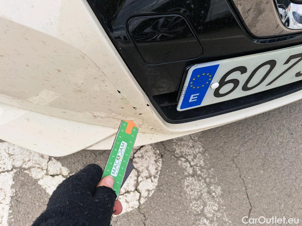  Nissan  Micra NISSAN  / 2017 / 5P / berlina con portón IG-T 68 kW (92 CV) E6D-F Acenta Sprint #4