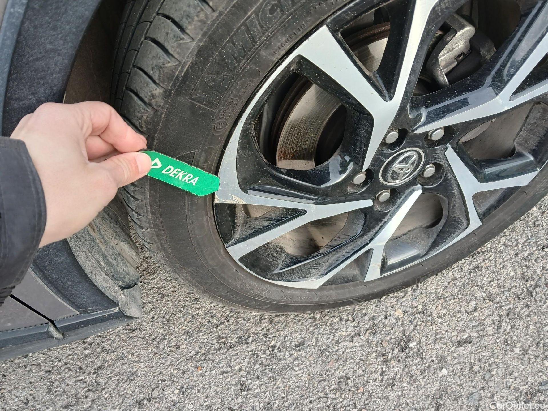  Toyota  C-HR TOYOTA  / 2016 / 5P / todoterreno 1.8 125H Advance (CX) #27