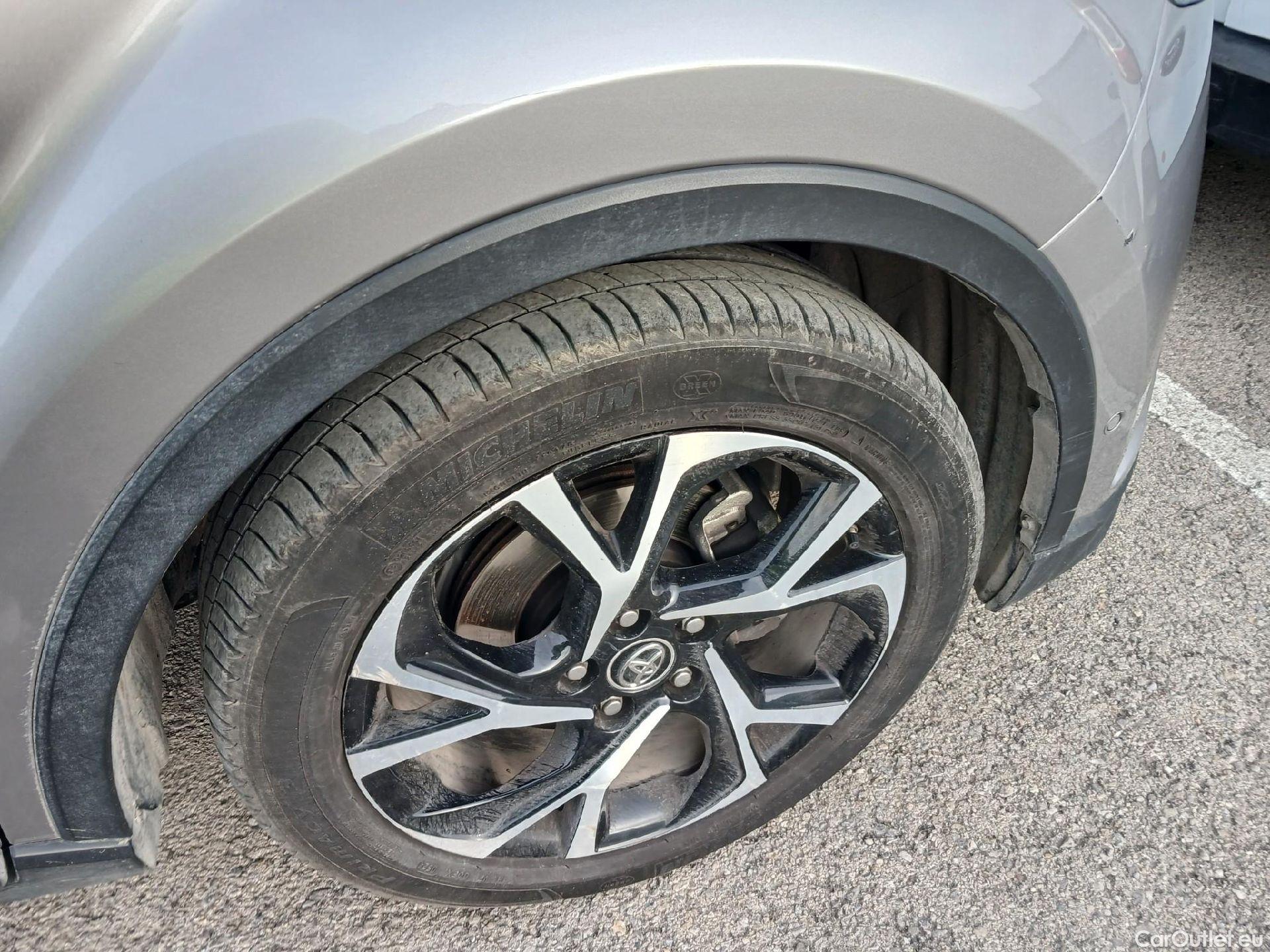  Toyota  C-HR TOYOTA  / 2016 / 5P / todoterreno 1.8 125H Advance (CX) #28