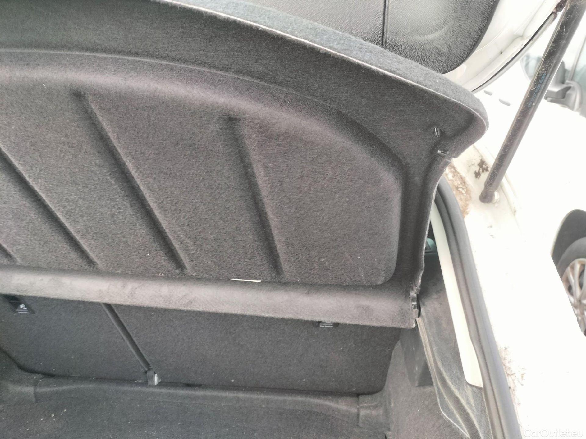  Land Rover  Discovery SEAT Nuevo León / 2020 / 5P / berlina con portón 2.0 TDI 85kW (115CV) STYLE GONavi (AC) #43