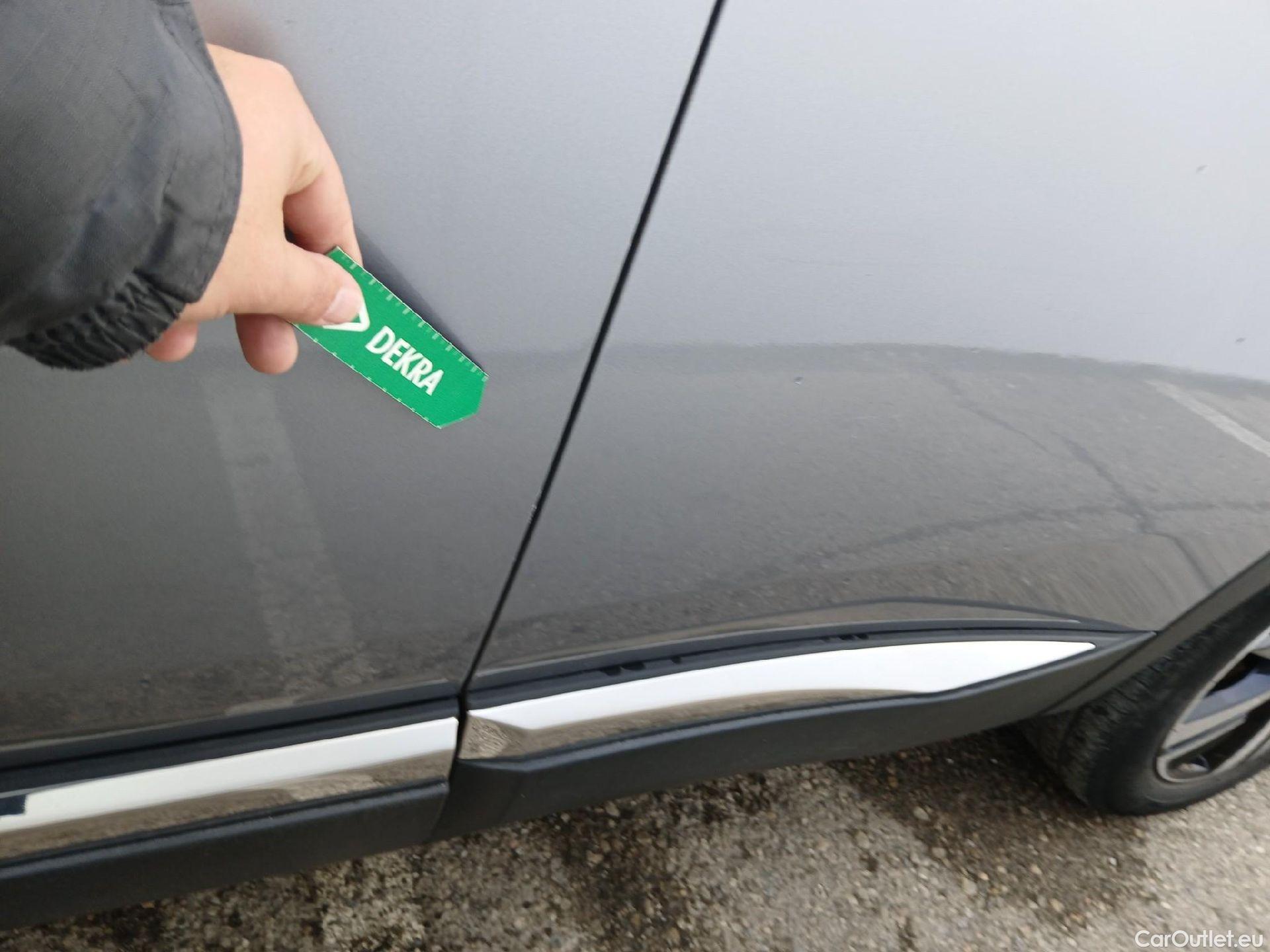  Peugeot  3008 PEUGEOT  Hybrid / 2016 / 5P / todoterreno 225 e-EAT8 Allure #19