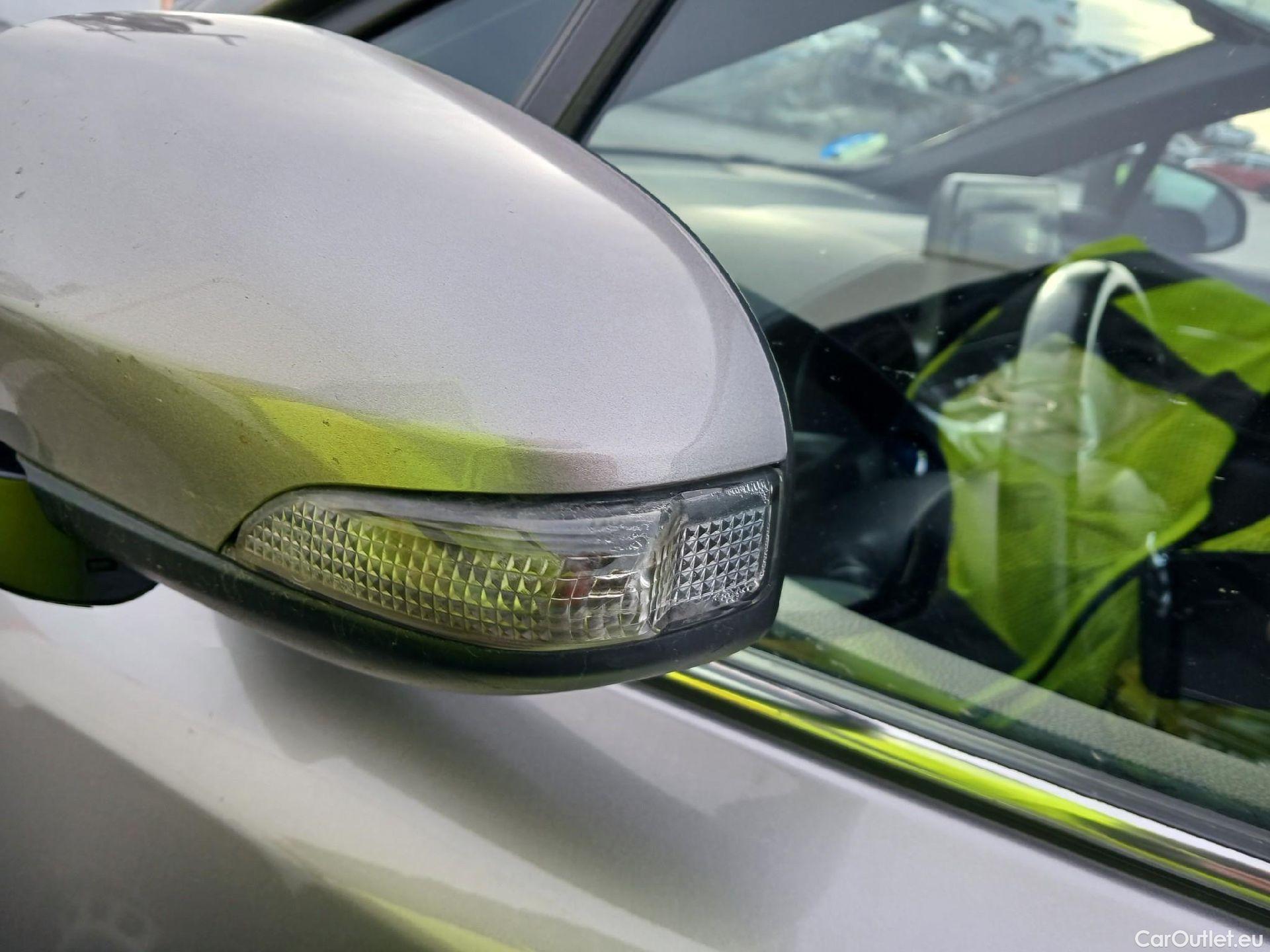  Toyota  C-HR TOYOTA  / 2016 / 5P / todoterreno 1.8 125H Advance (CX) #13