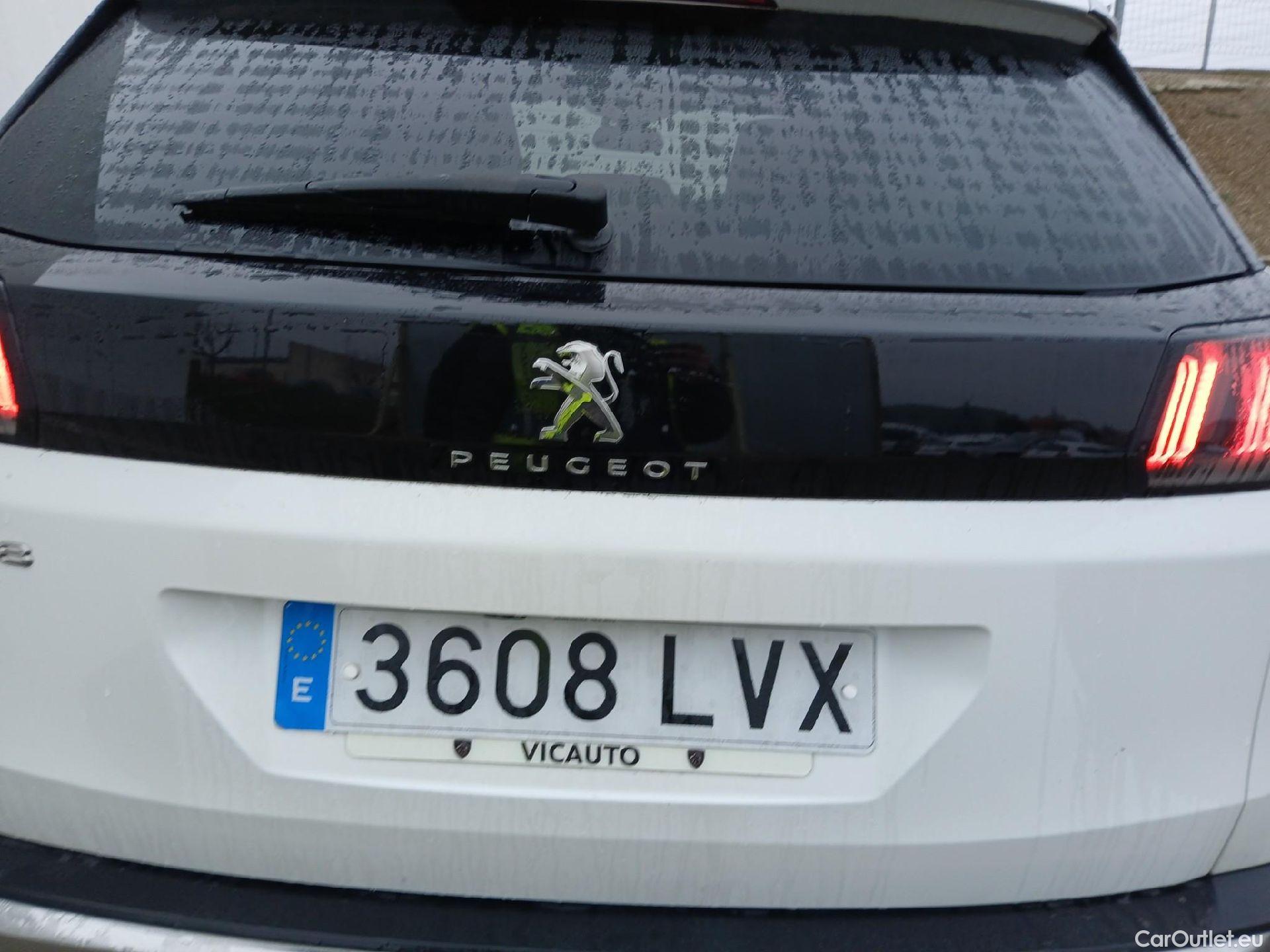  Peugeot  3008 PEUGEOT  / 2020 / 5P / todoterreno 1.2 PureTech 96KW S&S Allure EAT8 #12