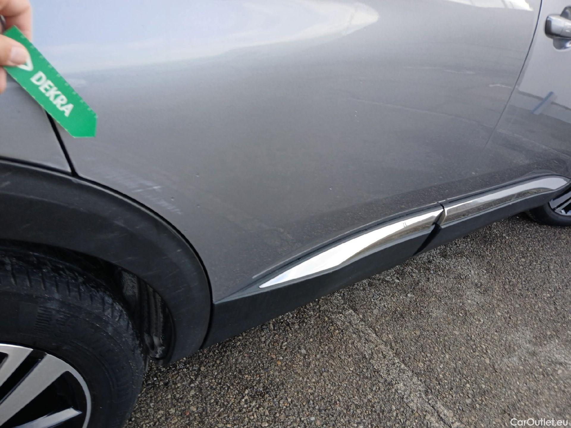  Peugeot  3008 PEUGEOT  Hybrid / 2016 / 5P / todoterreno 225 e-EAT8 Allure #39