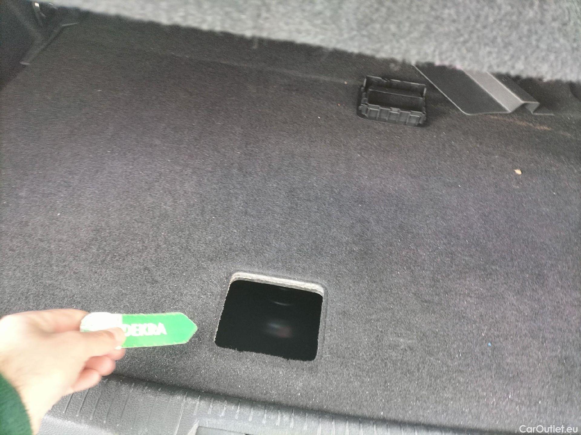  Volkswagen  Golf  VOLKSWAGEN / 2016 / 5P / berlina con portón Ready2Go 1.0 TSI 85kW (115CV) #13