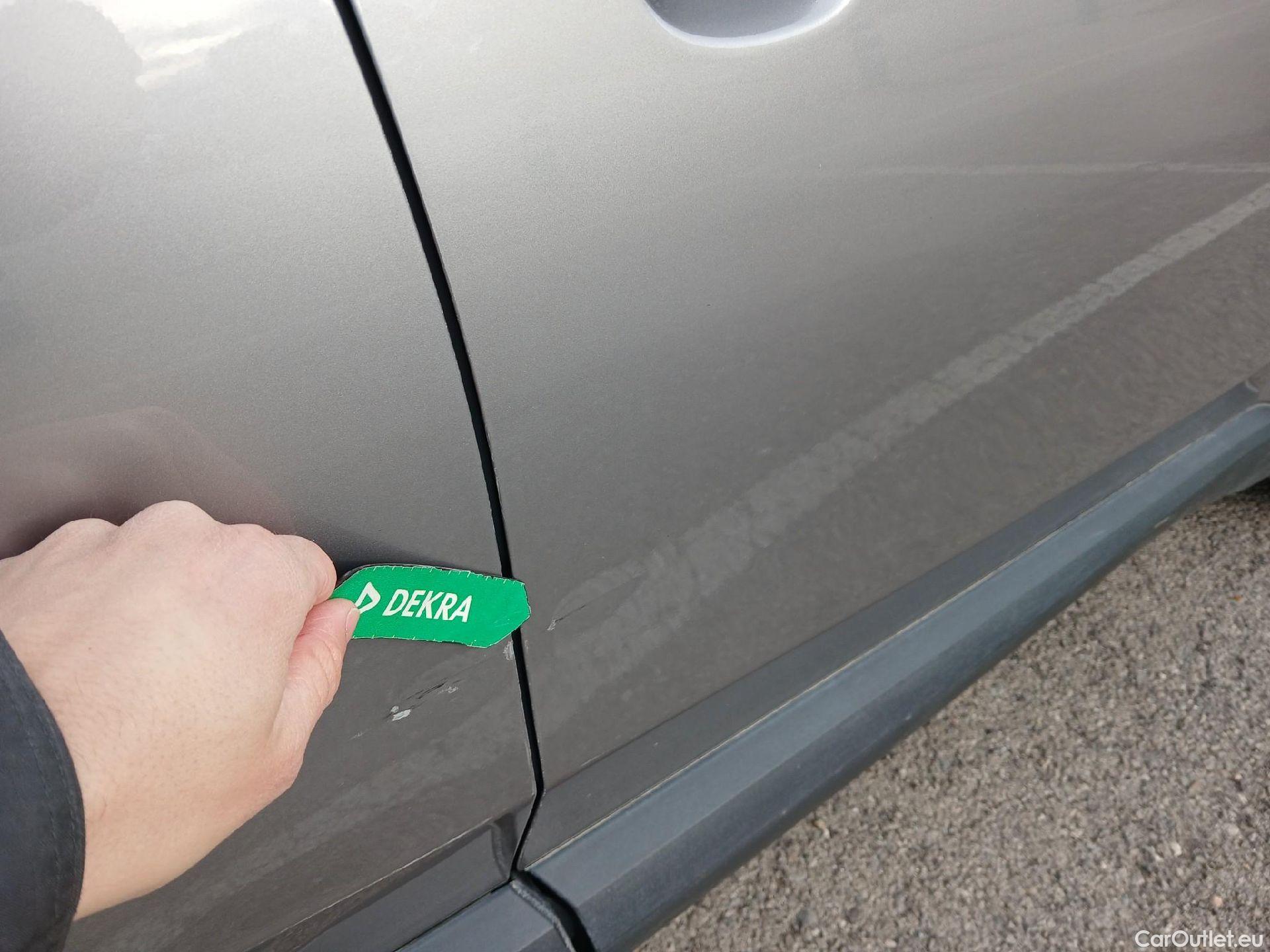  Toyota  C-HR TOYOTA  / 2016 / 5P / todoterreno 1.8 125H Advance (CX) #25