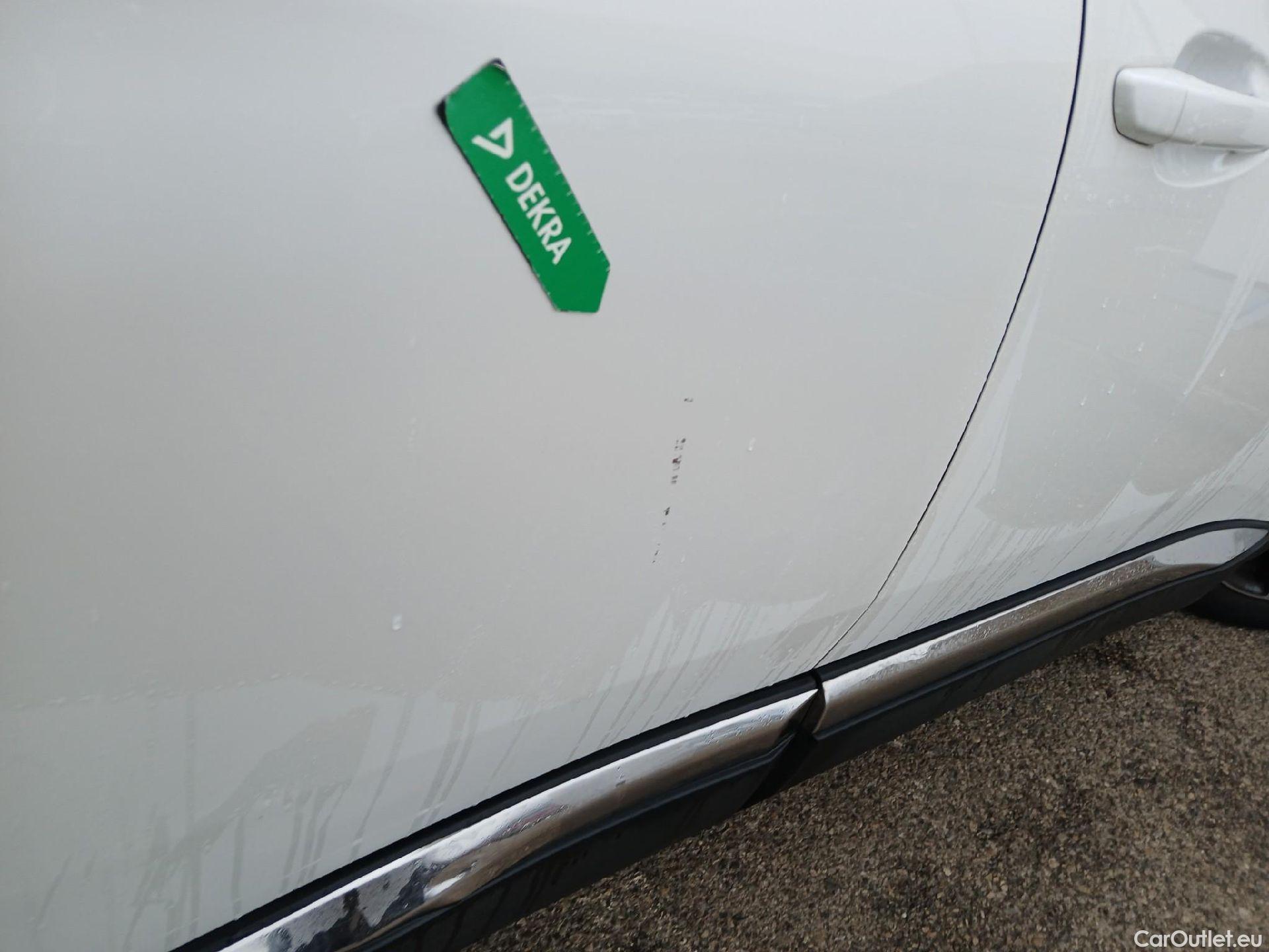  Peugeot  3008 PEUGEOT  / 2020 / 5P / todoterreno 1.2 PureTech 96KW S&S Allure EAT8 #14