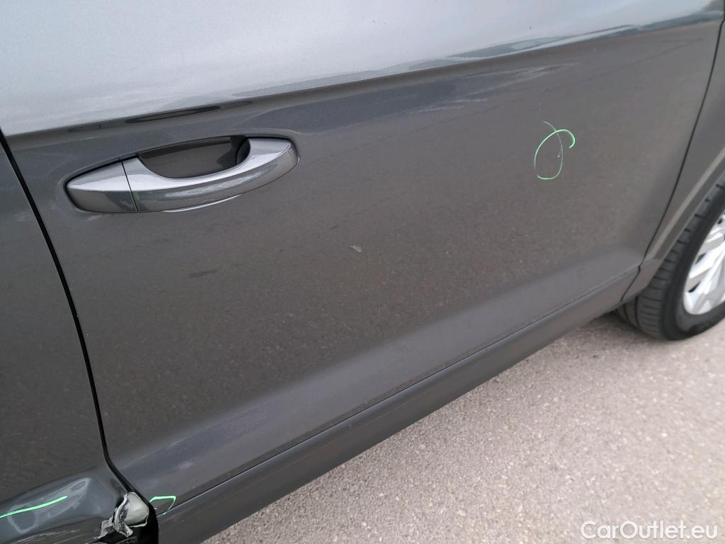  Volkswagen  T-ROC VOLKSWAGEN  / 2017 / 5P / todoterreno Advance 2.0 TDI 110kW (150CV) DSG (AC2) #13