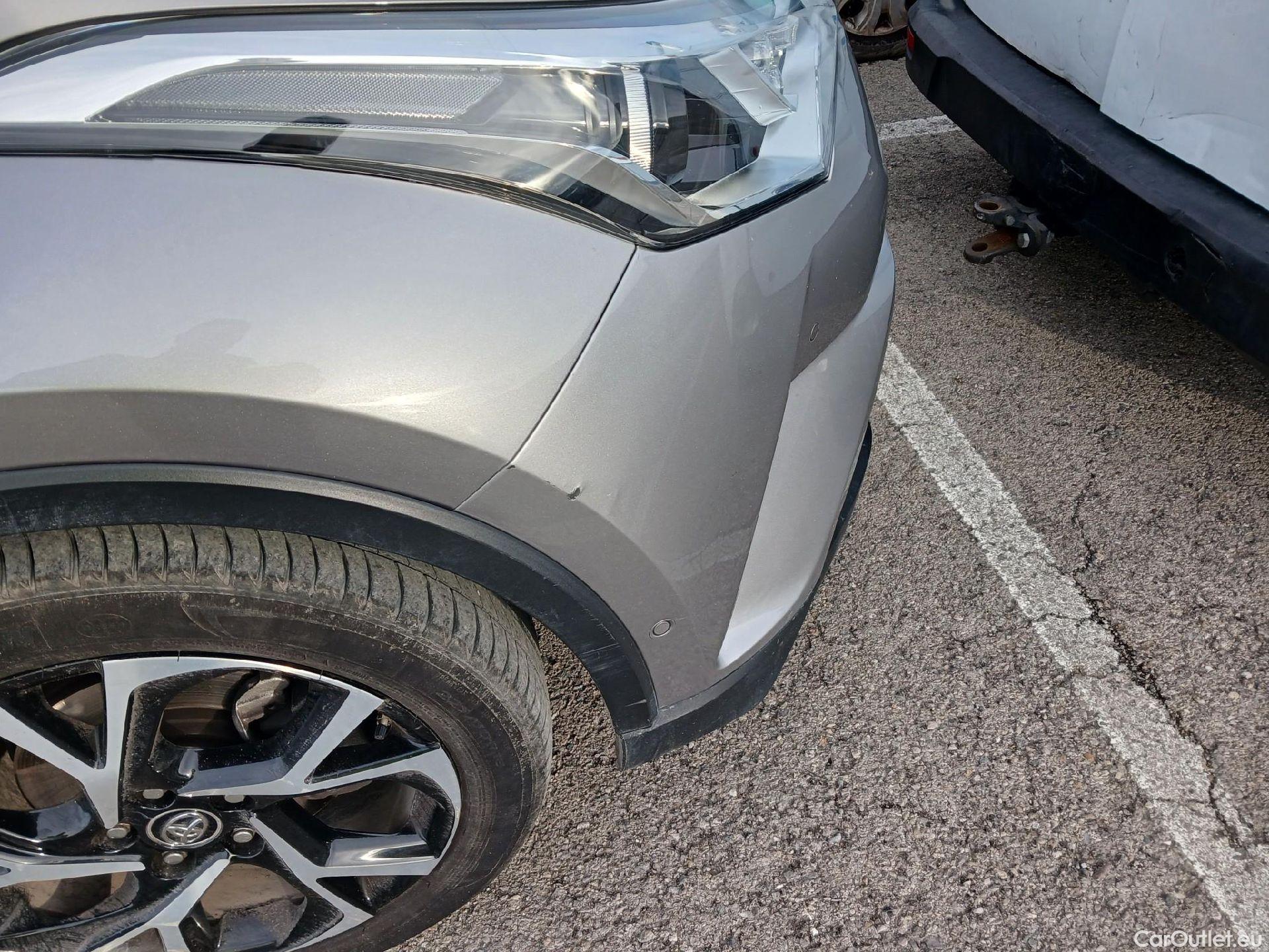  Toyota  C-HR TOYOTA  / 2016 / 5P / todoterreno 1.8 125H Advance (CX) #2