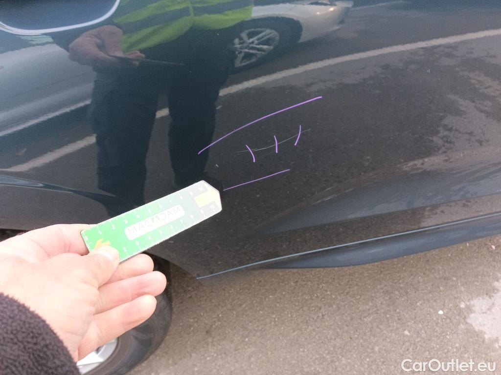  Volvo  XC60 VOLVO  / 2017 / 5P / todoterreno 2.0 B4 D4 AWD Business Plus Auto #3