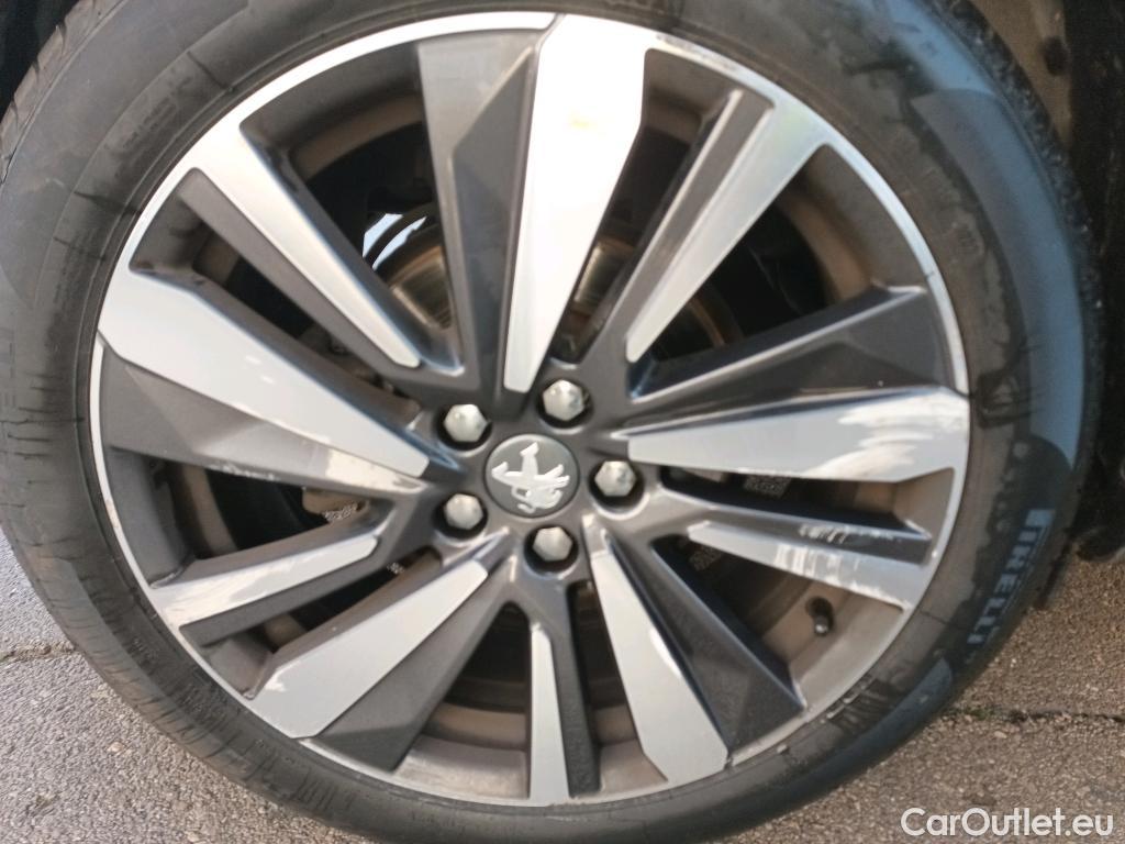  Peugeot  3008 PEUGEOT  / 2016 / 5P / todoterreno PureTech 132kW (180CV) EAT8 GT Line #10