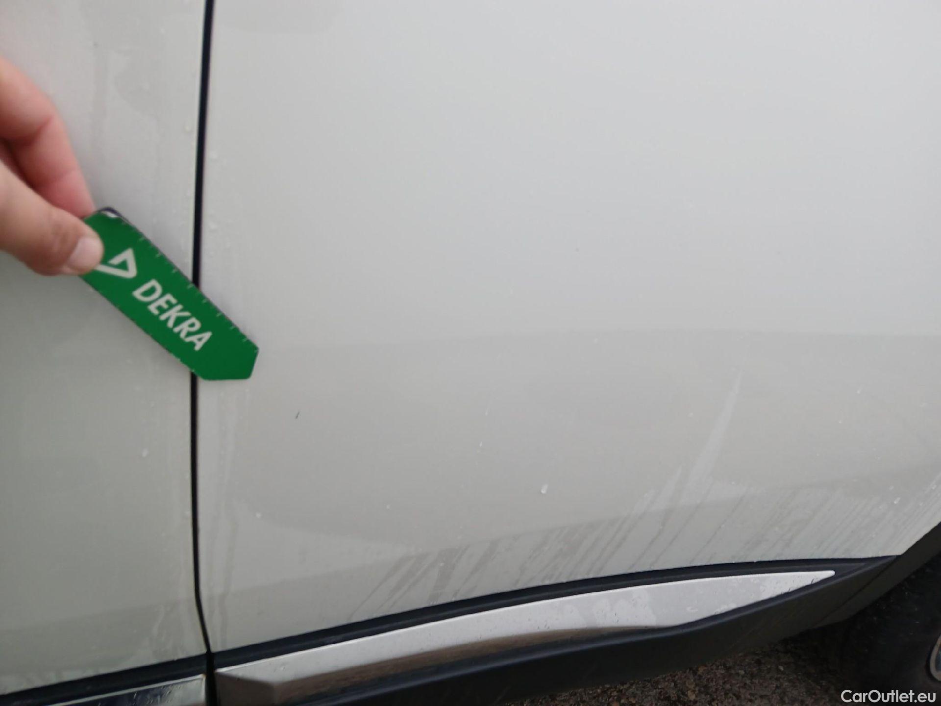  Peugeot  3008 PEUGEOT  / 2020 / 5P / todoterreno 1.2 PureTech 96KW S&S Allure EAT8 #9