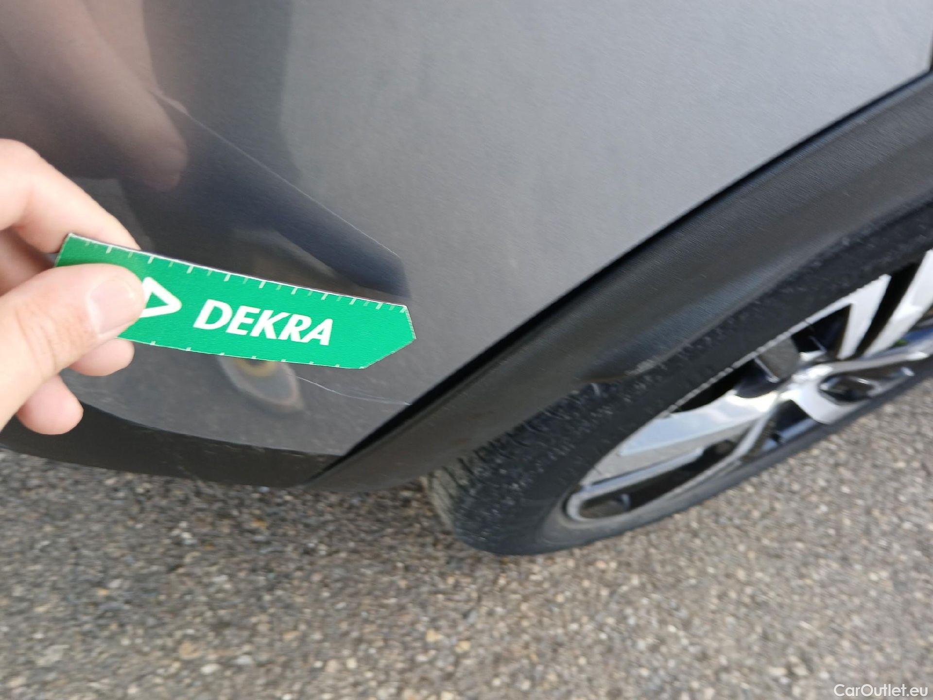  Peugeot  3008 PEUGEOT  Hybrid / 2016 / 5P / todoterreno 225 e-EAT8 Allure #32