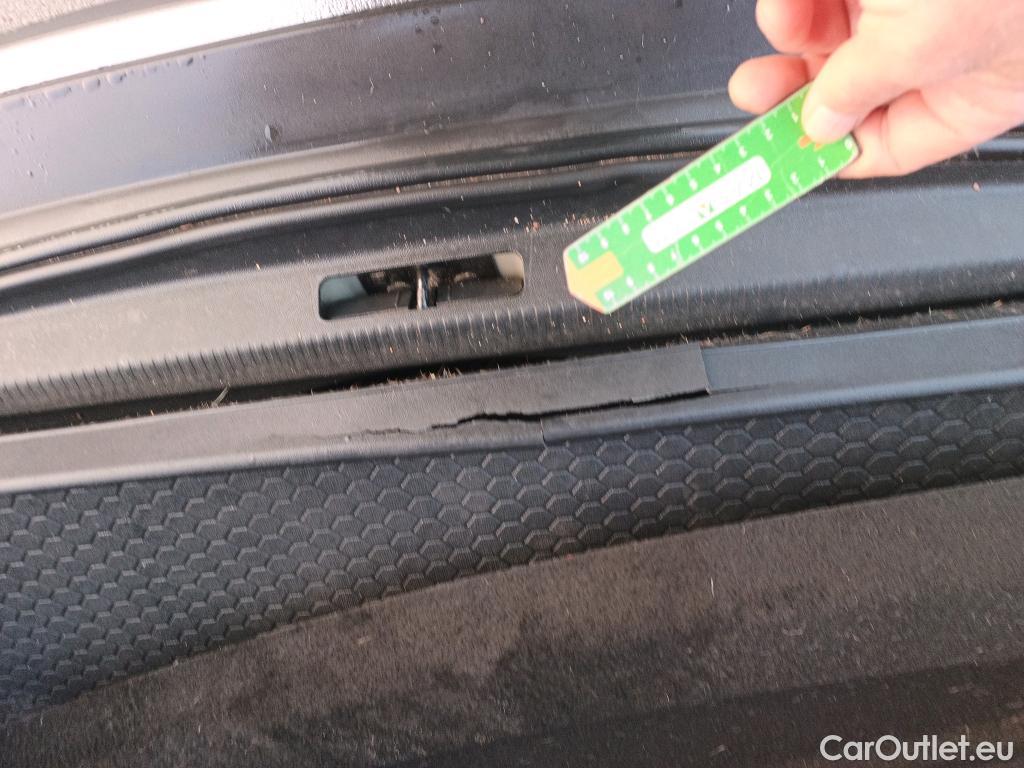  Peugeot  3008 PEUGEOT  / 2016 / 5P / todoterreno PureTech 132kW (180CV) EAT8 GT Line #3