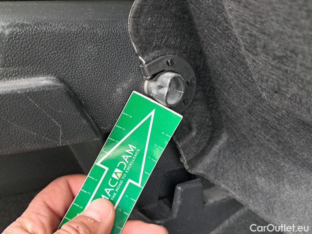  Volkswagen  T-ROC VOLKSWAGEN  / 2017 / 5P / todoterreno Advance 2.0 TDI 110kW (150CV) DSG (AC2) #5