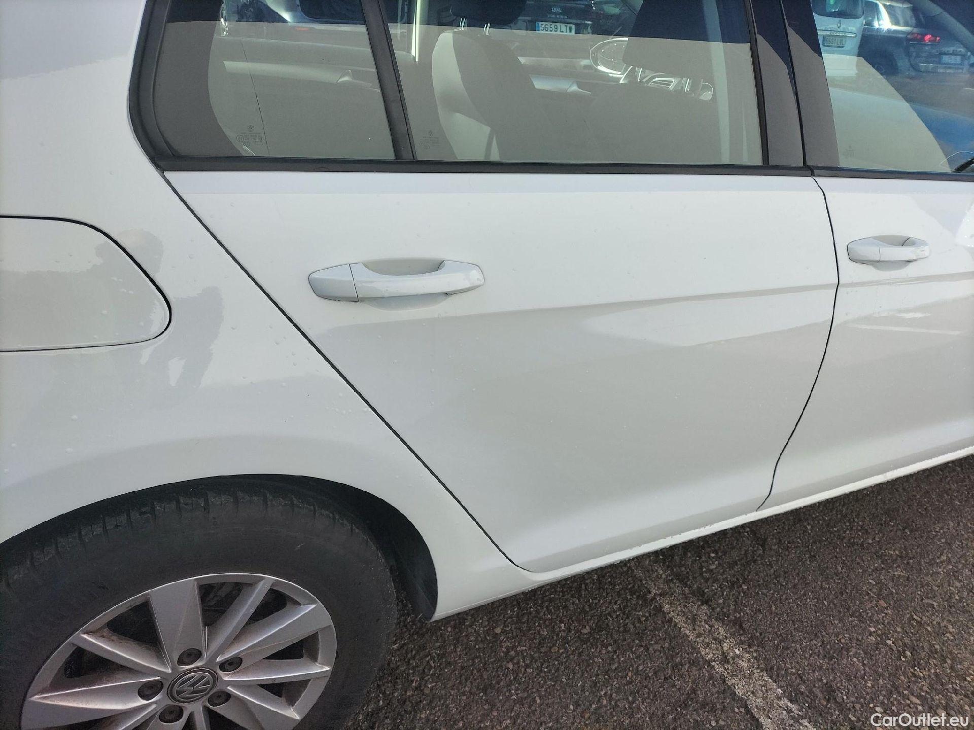  Volkswagen  Golf  VOLKSWAGEN / 2016 / 5P / berlina con portón Ready2Go 1.0 TSI 85kW (115CV) #18