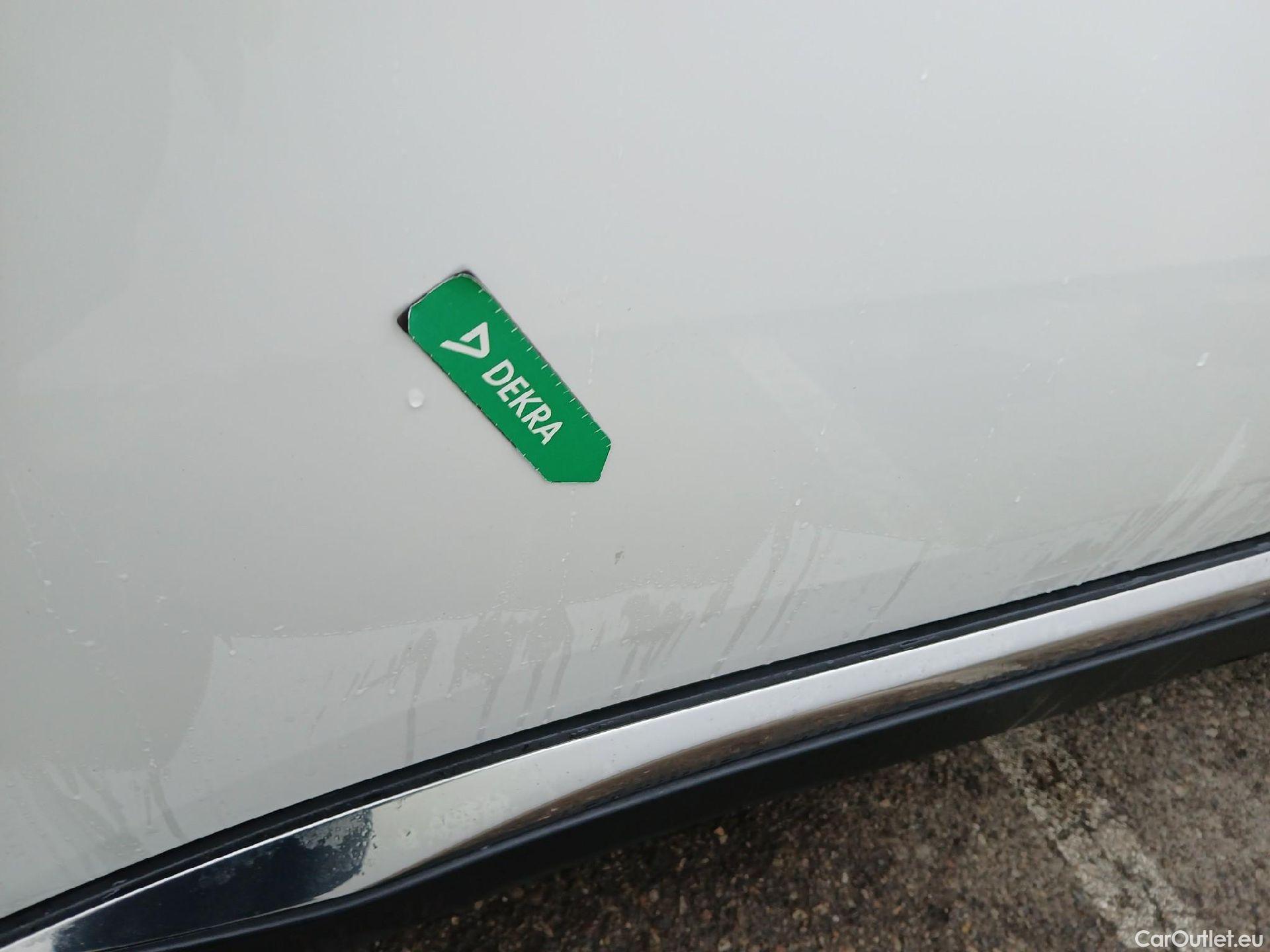  Peugeot  3008 PEUGEOT  / 2020 / 5P / todoterreno 1.2 PureTech 96KW S&S Allure EAT8 #6