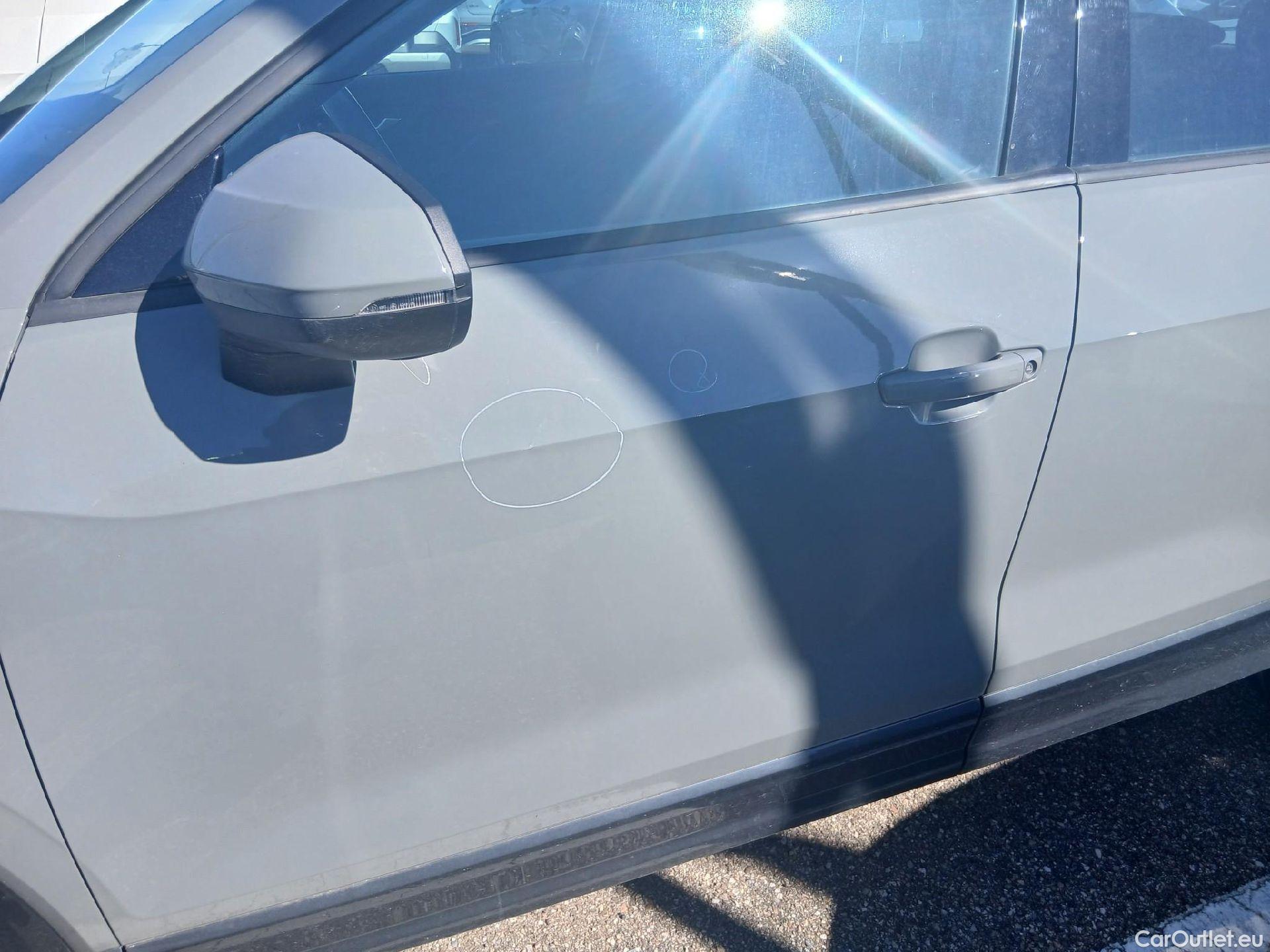  Audi  Q2 AUDI  / 2016 / 5P / todoterreno Design 30 TFSI 85kW (116CV) #10