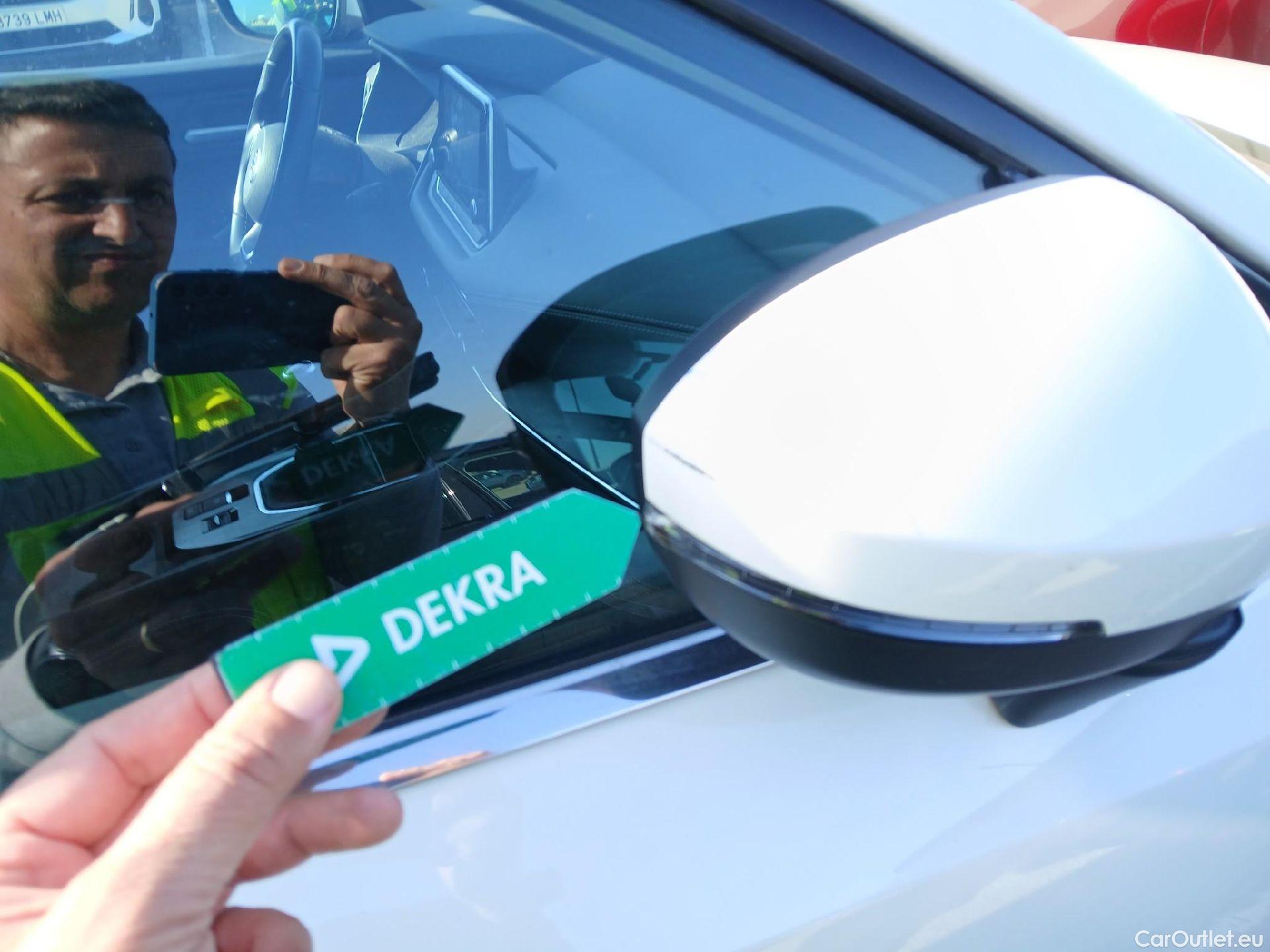  Nissan  Qashqai NISSAN  / 2021 / 5P / todoterreno DIG-T 103kW (140CV) mHEV 4x2 Acenta #30