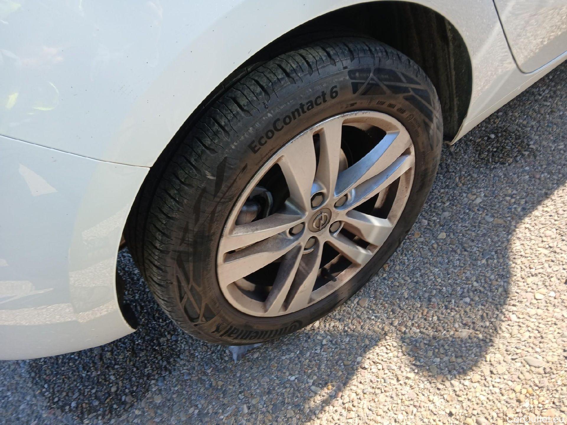  Opel  Astra OPEL  / 2019 / 5P / berlina con portón 1.2T SHL 81kW (110CV) GS Line (CX) #17