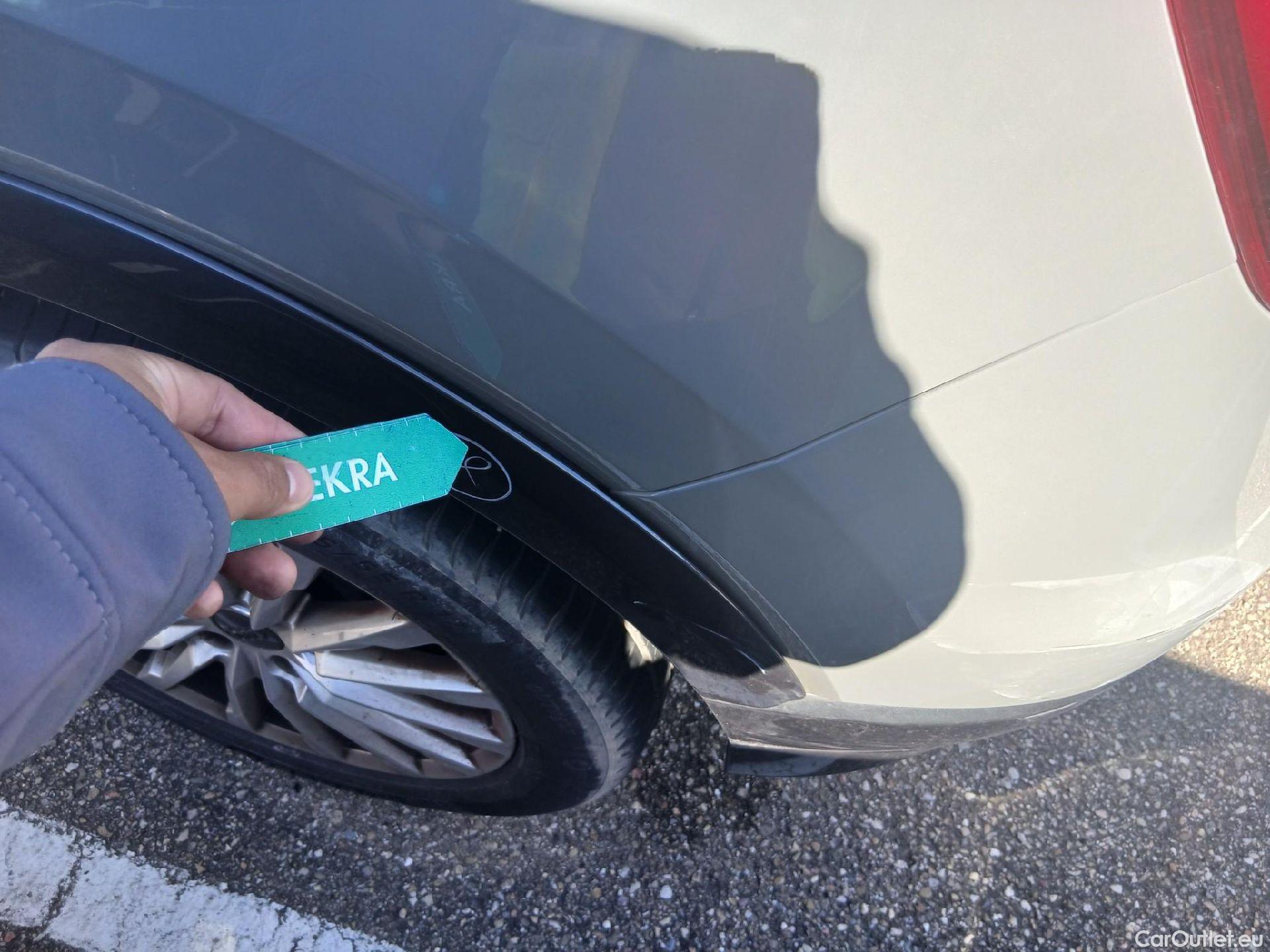  Audi  Q2 AUDI  / 2016 / 5P / todoterreno Design 30 TFSI 85kW (116CV) #12