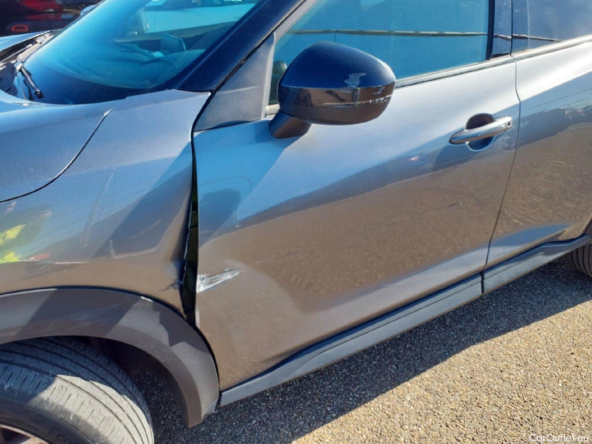  Nissan  Juke NISSAN  / 2019 / 5P / crossover DIG-T 84 kW (114 CV) DCT 7 V N-Connecta (AC2) #4