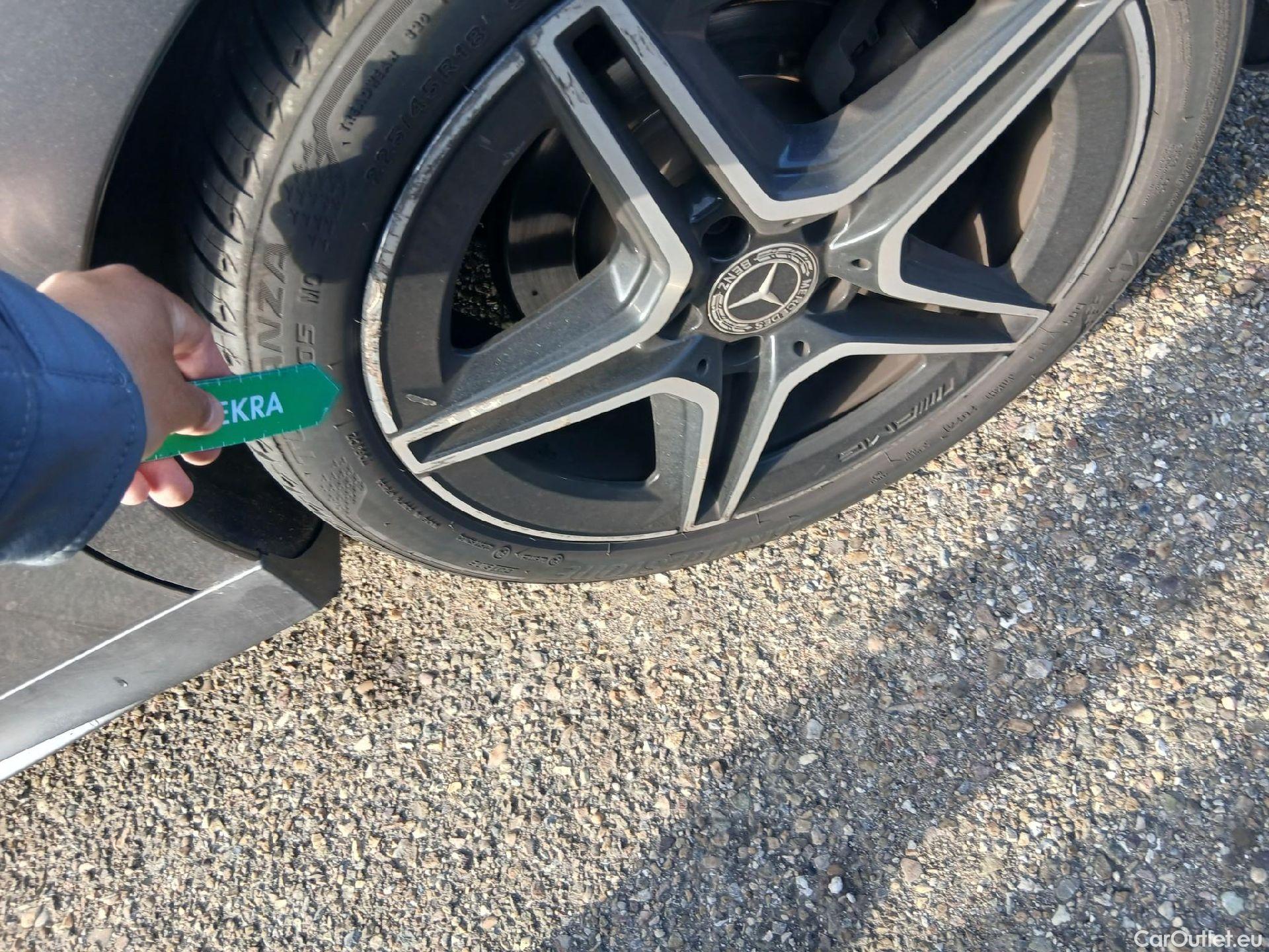  Mercedes  CLA-Klasse MERCEDES-BENZ CLA / 2019 / 5P / familiar CLA 220 D DCT Shooting Brake #15