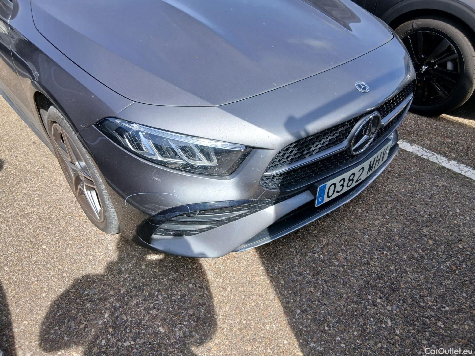  Mercedes  A-Klasse MERCEDES-BENZ Clase A / 2022 / 5P / berlina con portón A 250 e #2