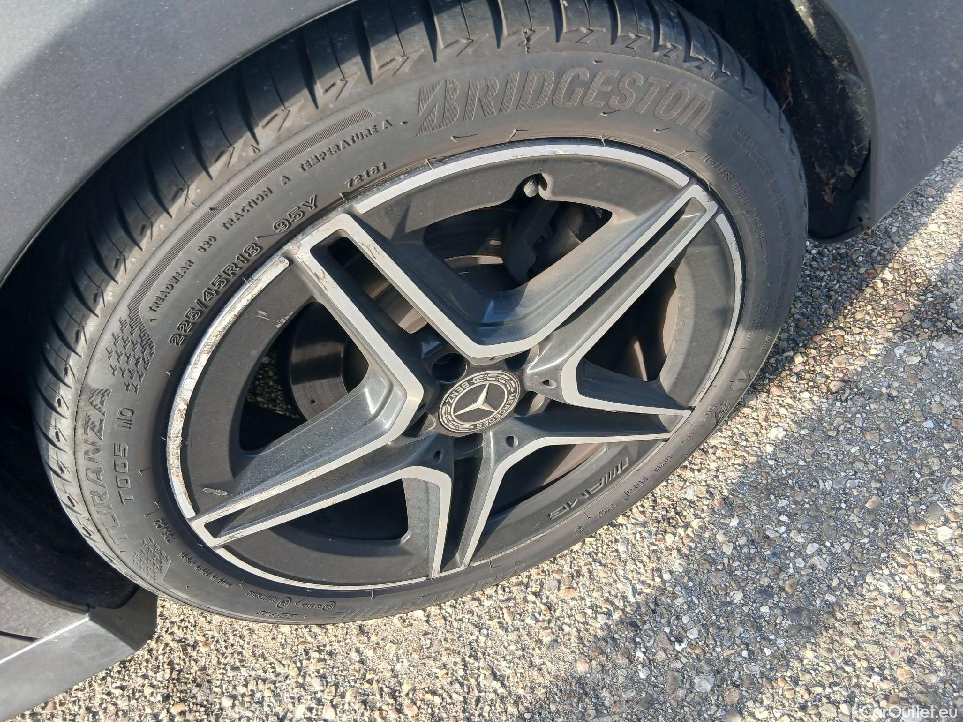  Mercedes  CLA-Klasse MERCEDES-BENZ CLA / 2019 / 5P / familiar CLA 220 D DCT Shooting Brake #14