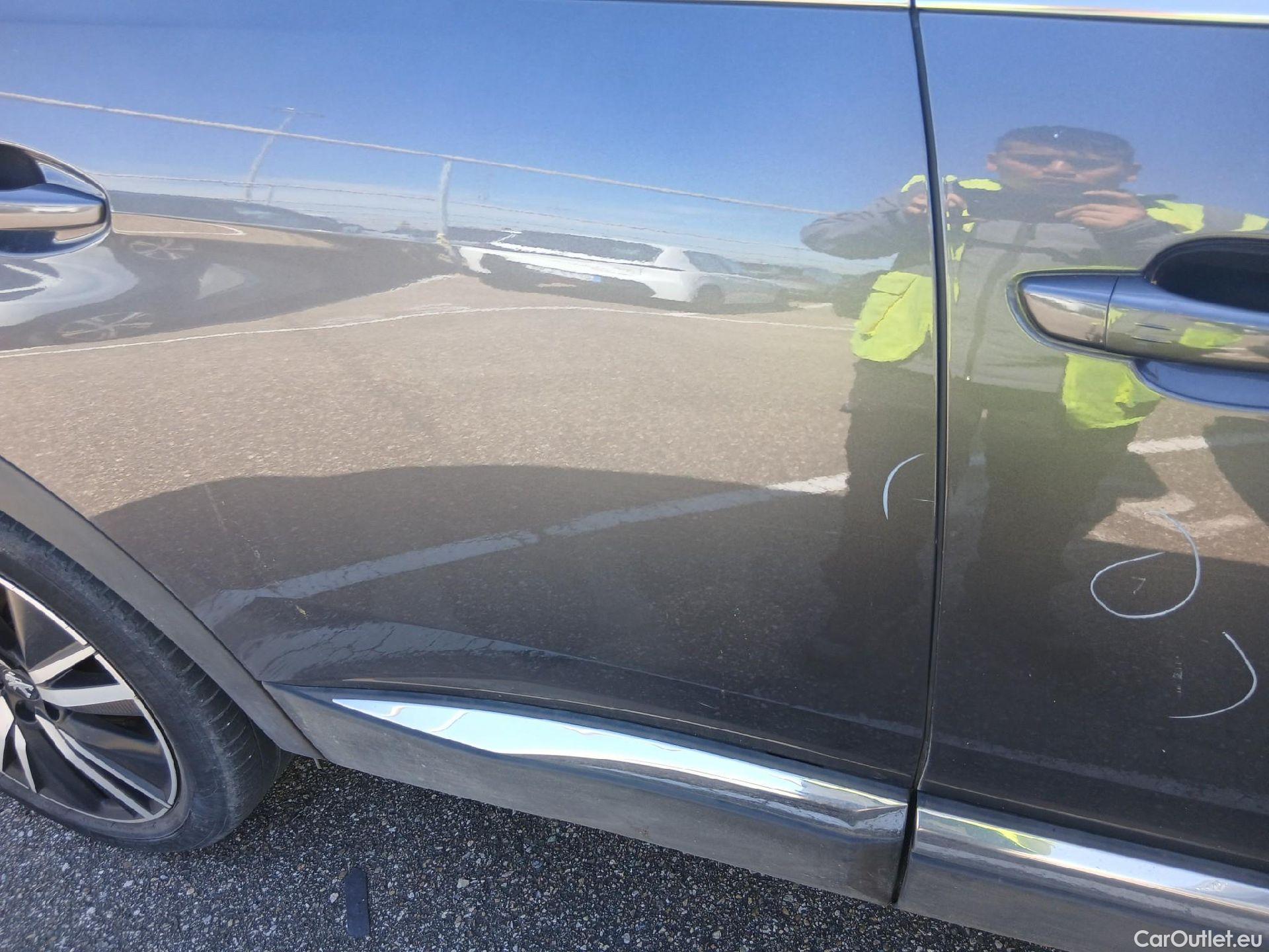  Peugeot  3008 PEUGEOT  / 2020 / 5P / todoterreno 1.2 PureTech 96KW S&S GT Pack EAT8 #16