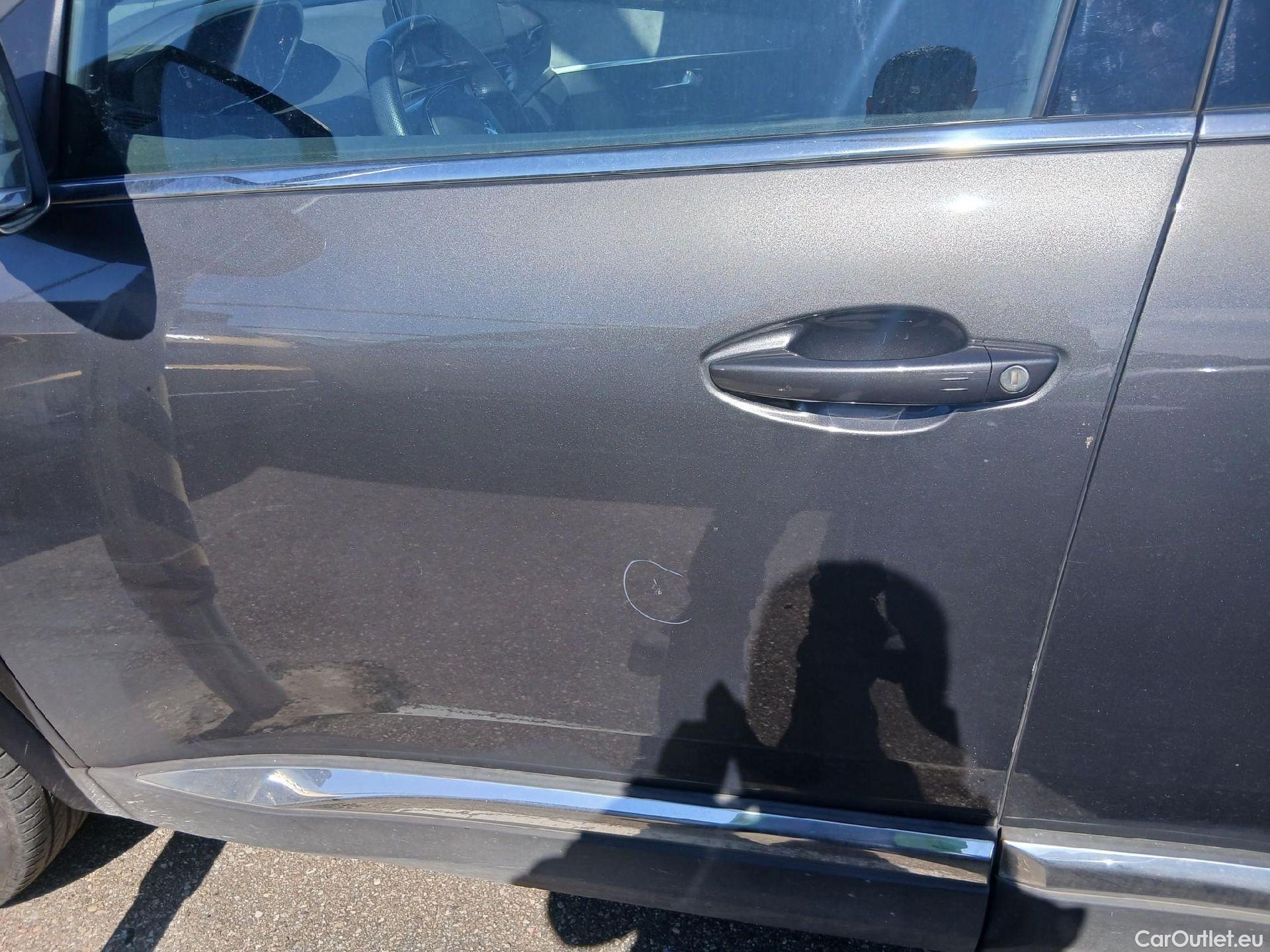  Peugeot  3008 PEUGEOT  / 2020 / 5P / todoterreno 1.2 PureTech 96KW S&S GT Pack EAT8 #9