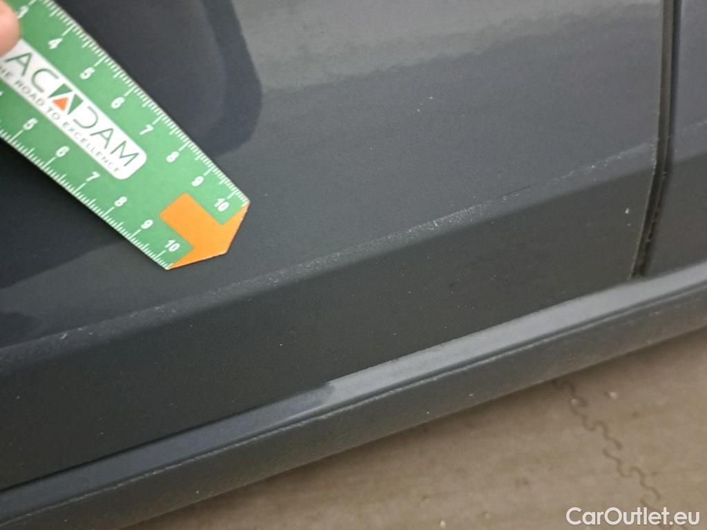  Volkswagen  Golf  VOLKSWAGEN / 2020 / 5P / berlina con portón Life 1.0 eTSI 81kW (110CV) DSG #17