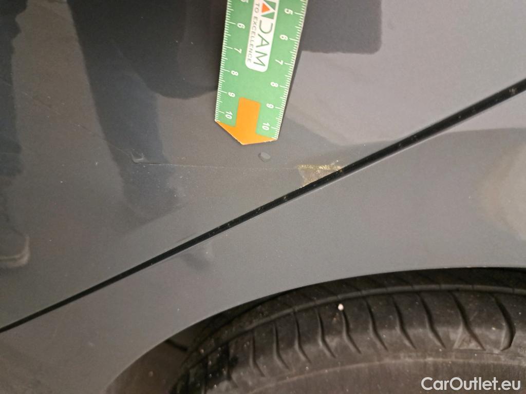  Volkswagen  Golf  VOLKSWAGEN / 2020 / 5P / berlina con portón Life 1.0 eTSI 81kW (110CV) DSG #3