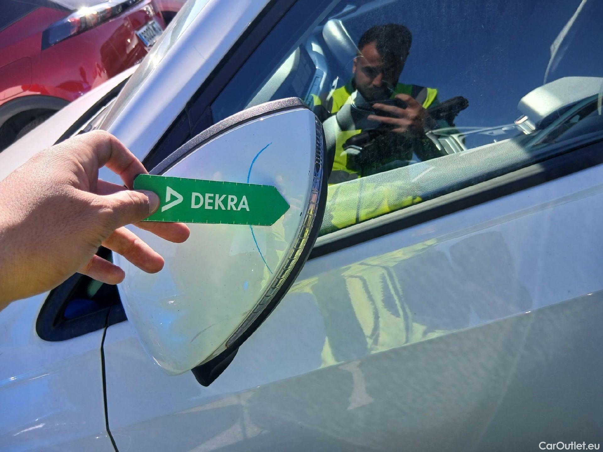  Volkswagen  Golf  VOLKSWAGEN / 2020 / 5P / berlina con portón Life 1.0 eTSI 81kW (110CV) DSG #6