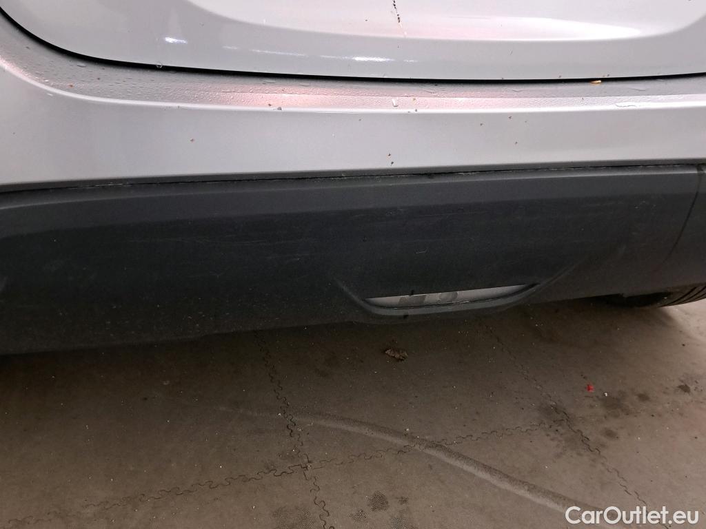  Toyota  Yaris TOYOTA  / 2020 / 5P / berlina con portón 1.5 120H Active Tech #23