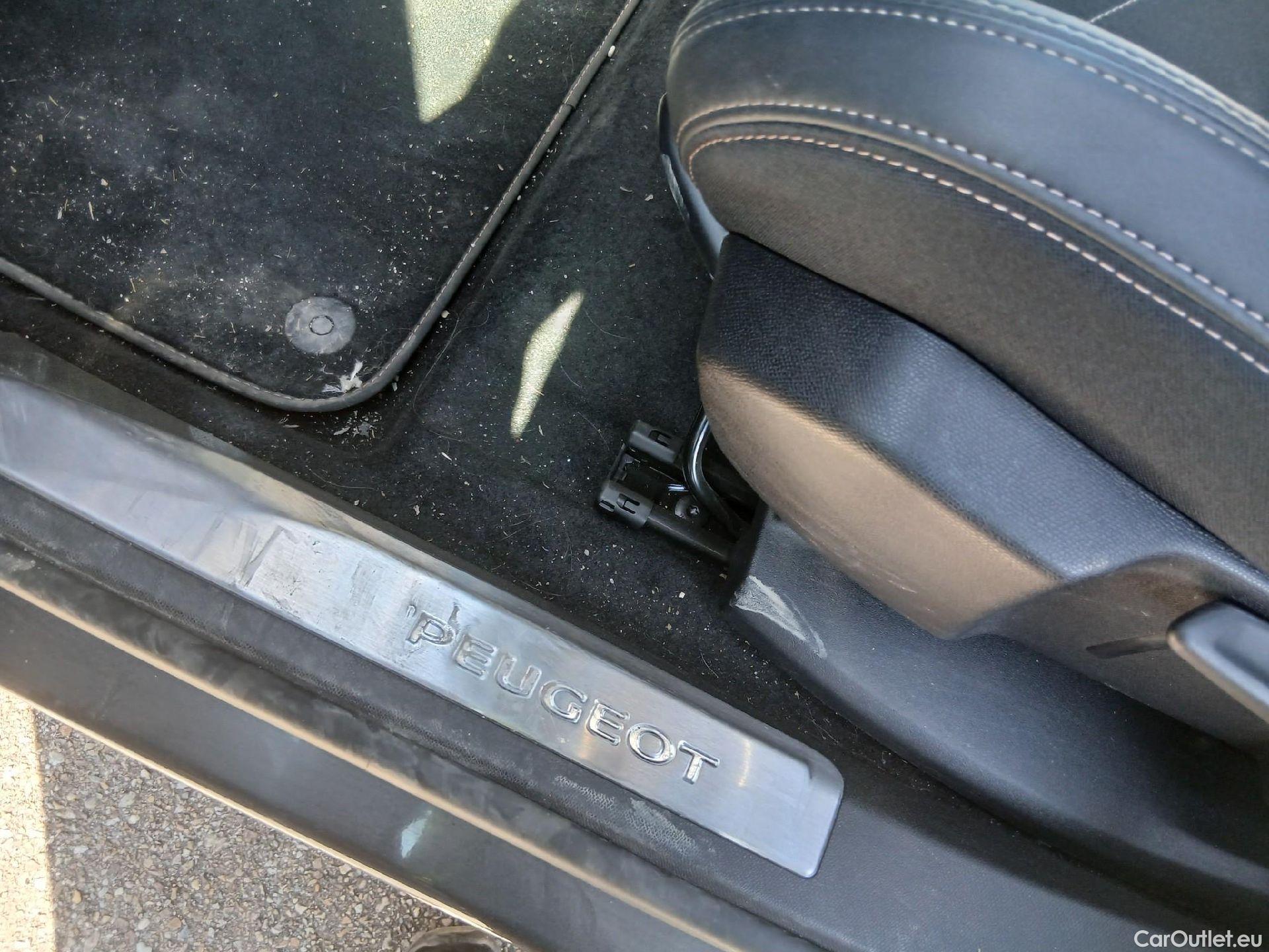  Peugeot  3008 PEUGEOT  / 2020 / 5P / todoterreno 1.2 PureTech 96KW S&S GT Pack EAT8 #1