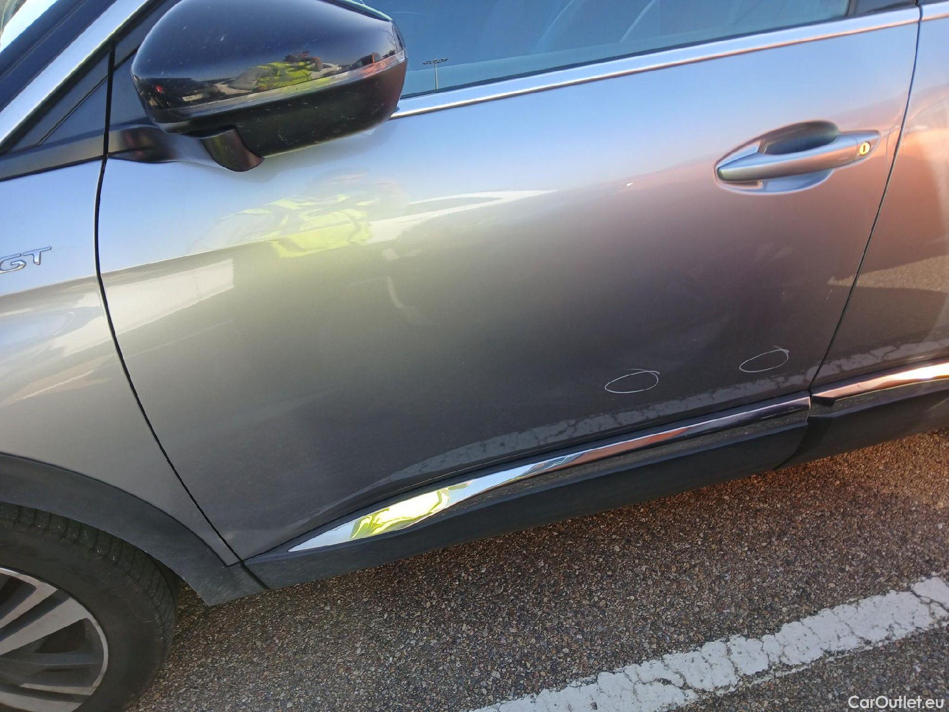  Peugeot  3008 PEUGEOT  / 2020 / 5P / todoterreno 1.5 BlueHDi 96kW S&S GT EAT8 #4