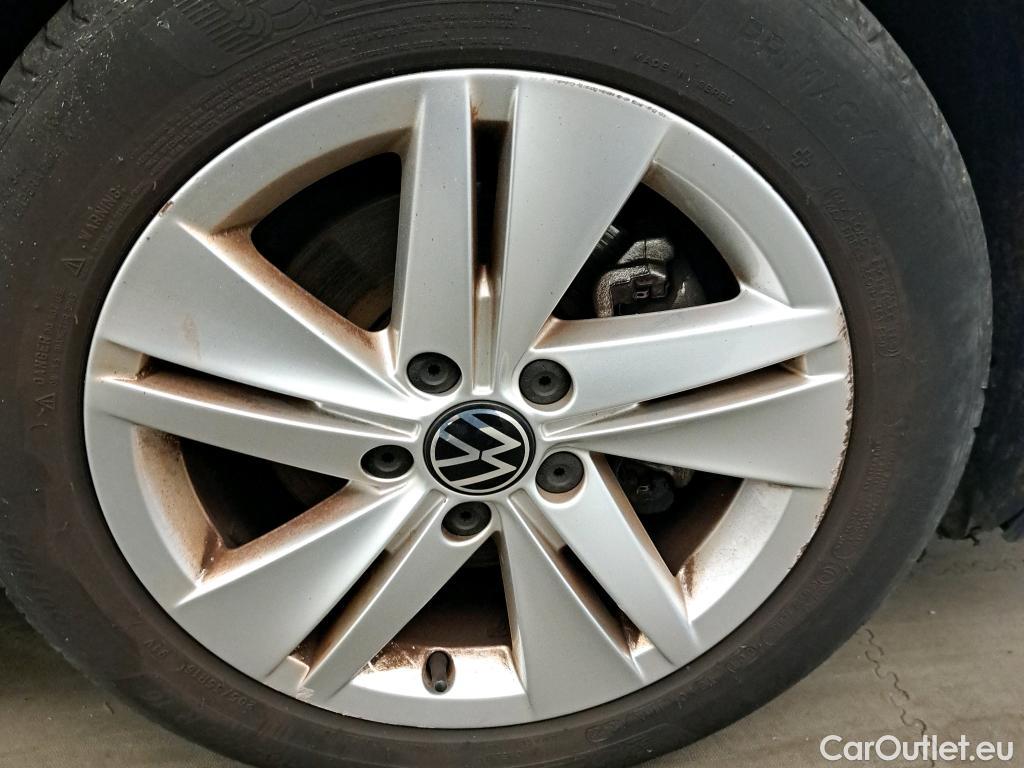  Volkswagen  Golf  VOLKSWAGEN / 2020 / 5P / berlina con portón Life 1.0 eTSI 81kW (110CV) DSG #35