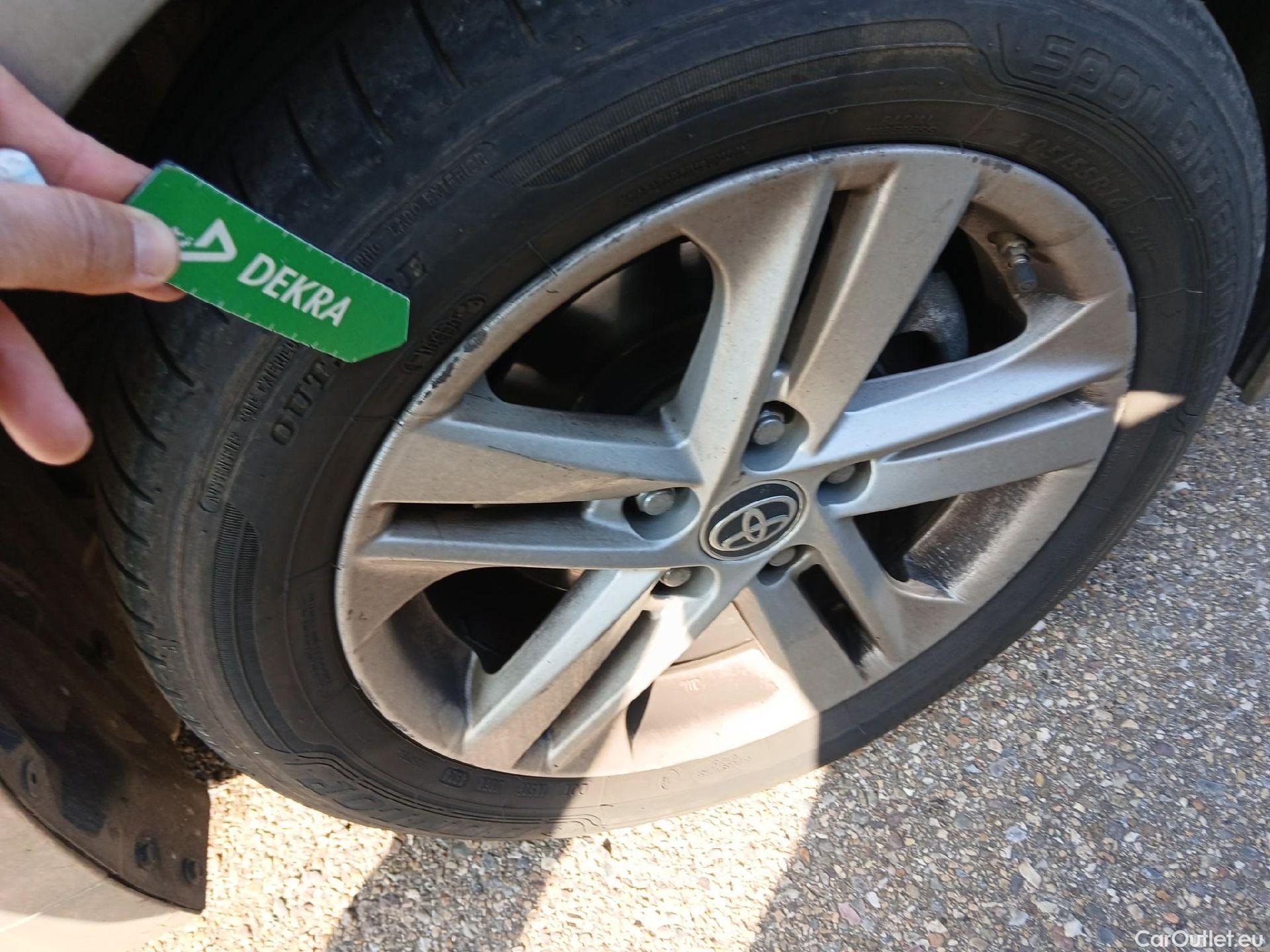  Toyota  Corolla TOYOTA  / 2019 / 5P / familiar 1.8 125H ACTIVE TECH E-CVT TOU SPORT #8