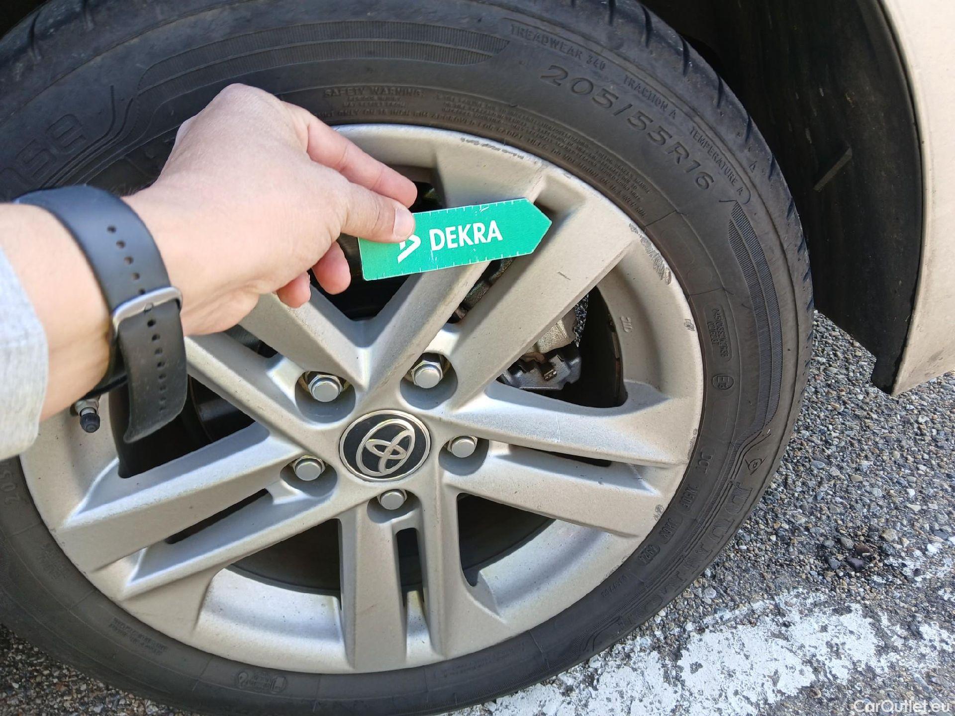  Toyota  Corolla TOYOTA  / 2019 / 5P / familiar 1.8 125H ACTIVE TECH E-CVT TOU SPORT #4