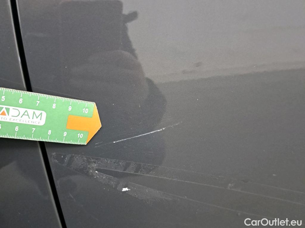  Volkswagen  Golf  VOLKSWAGEN / 2020 / 5P / berlina con portón Life 1.0 eTSI 81kW (110CV) DSG #16