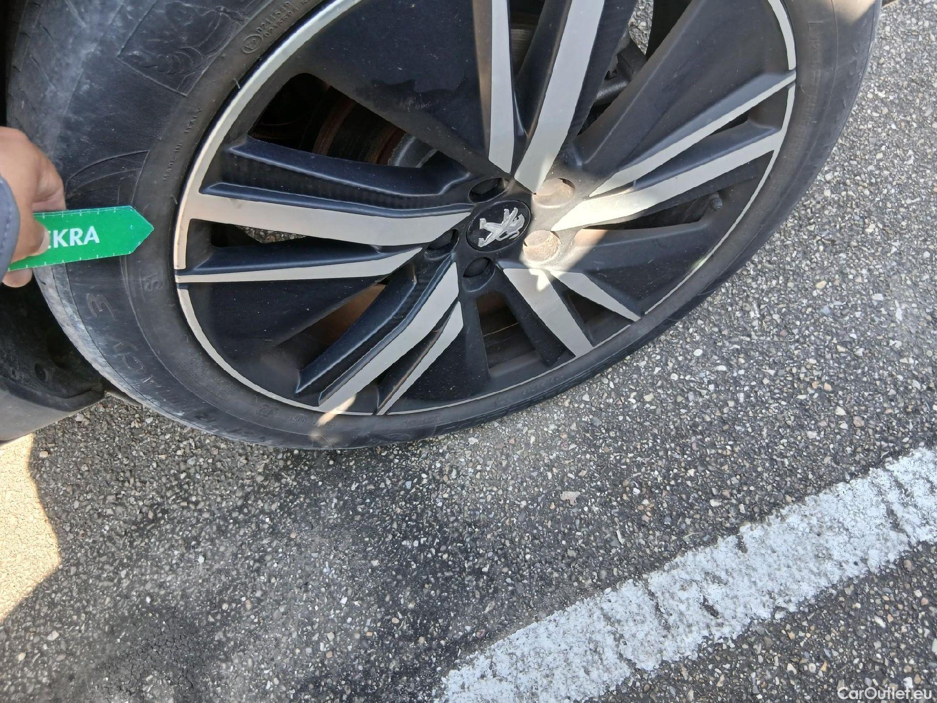  Peugeot  3008 PEUGEOT  / 2020 / 5P / todoterreno 1.2 PureTech 96KW S&S GT Pack EAT8 #12