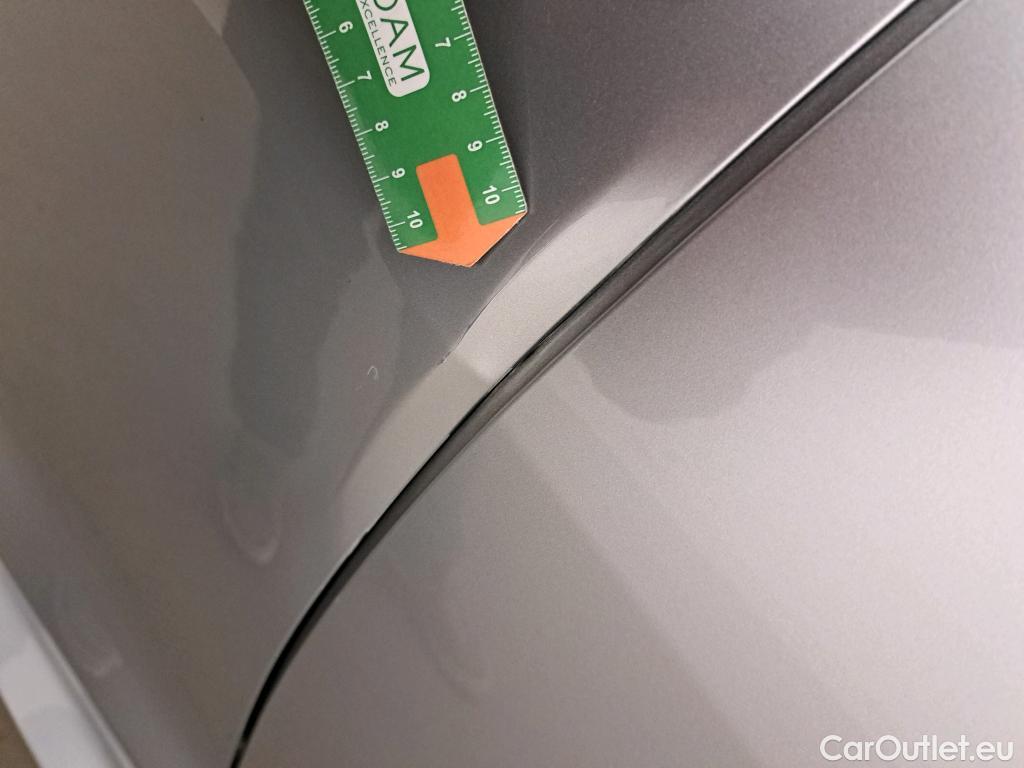  Toyota  Yaris TOYOTA  / 2020 / 5P / berlina con portón 1.5 120H Active Tech #2