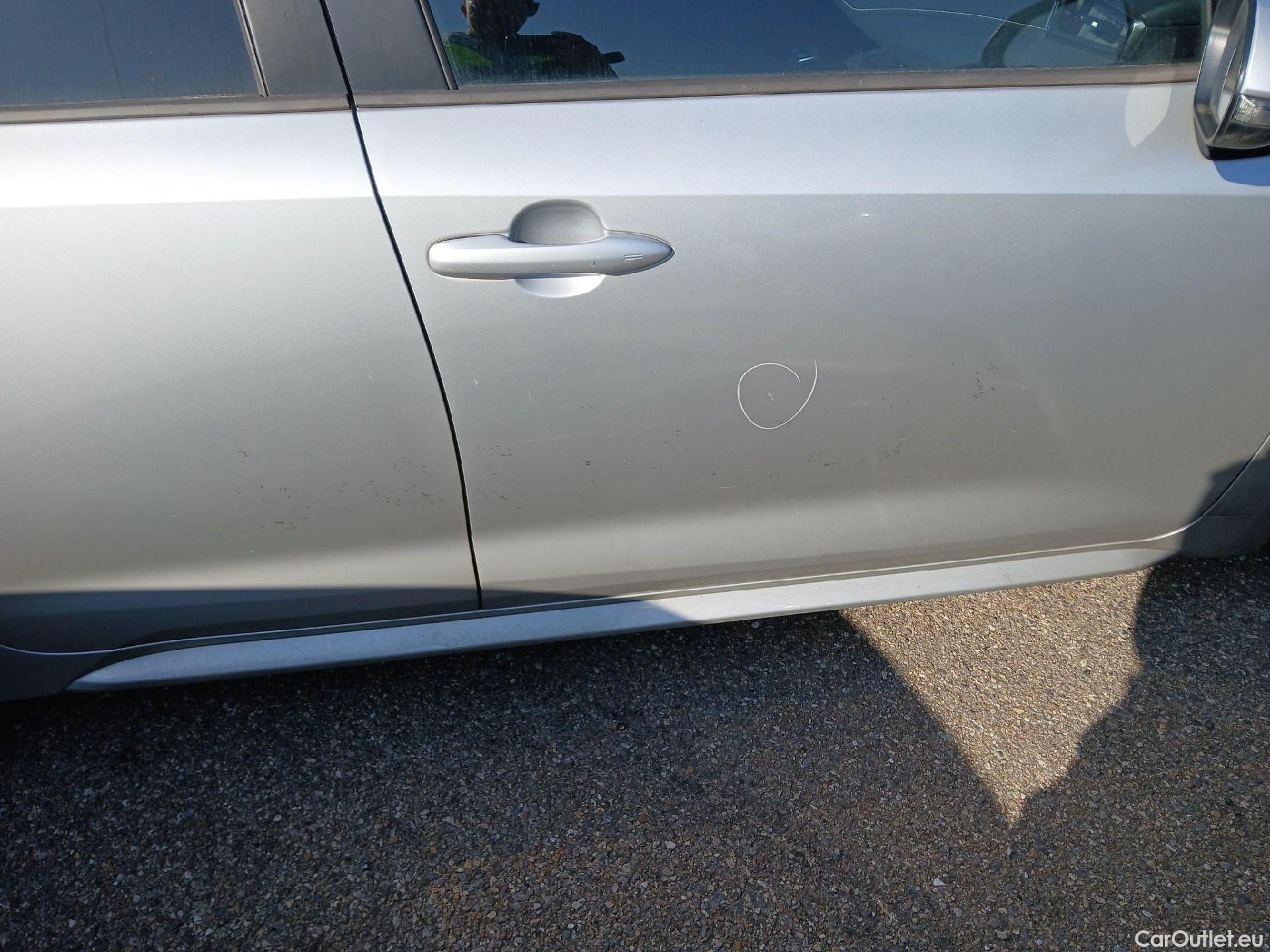  Toyota  Corolla TOYOTA  / 2019 / 5P / familiar 1.8 125H ACTIVE TECH E-CVT TOU SPORT #24