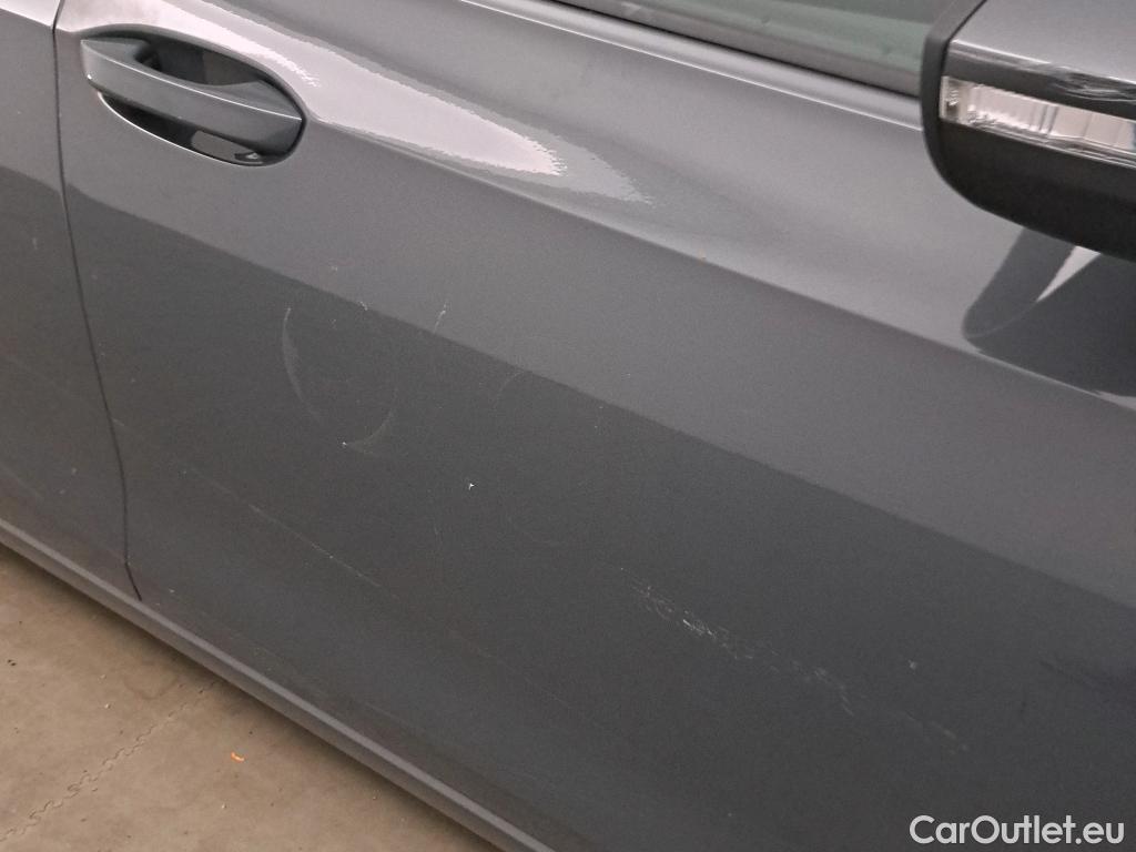  Volkswagen  Golf  VOLKSWAGEN / 2020 / 5P / berlina con portón Life 1.0 eTSI 81kW (110CV) DSG #25