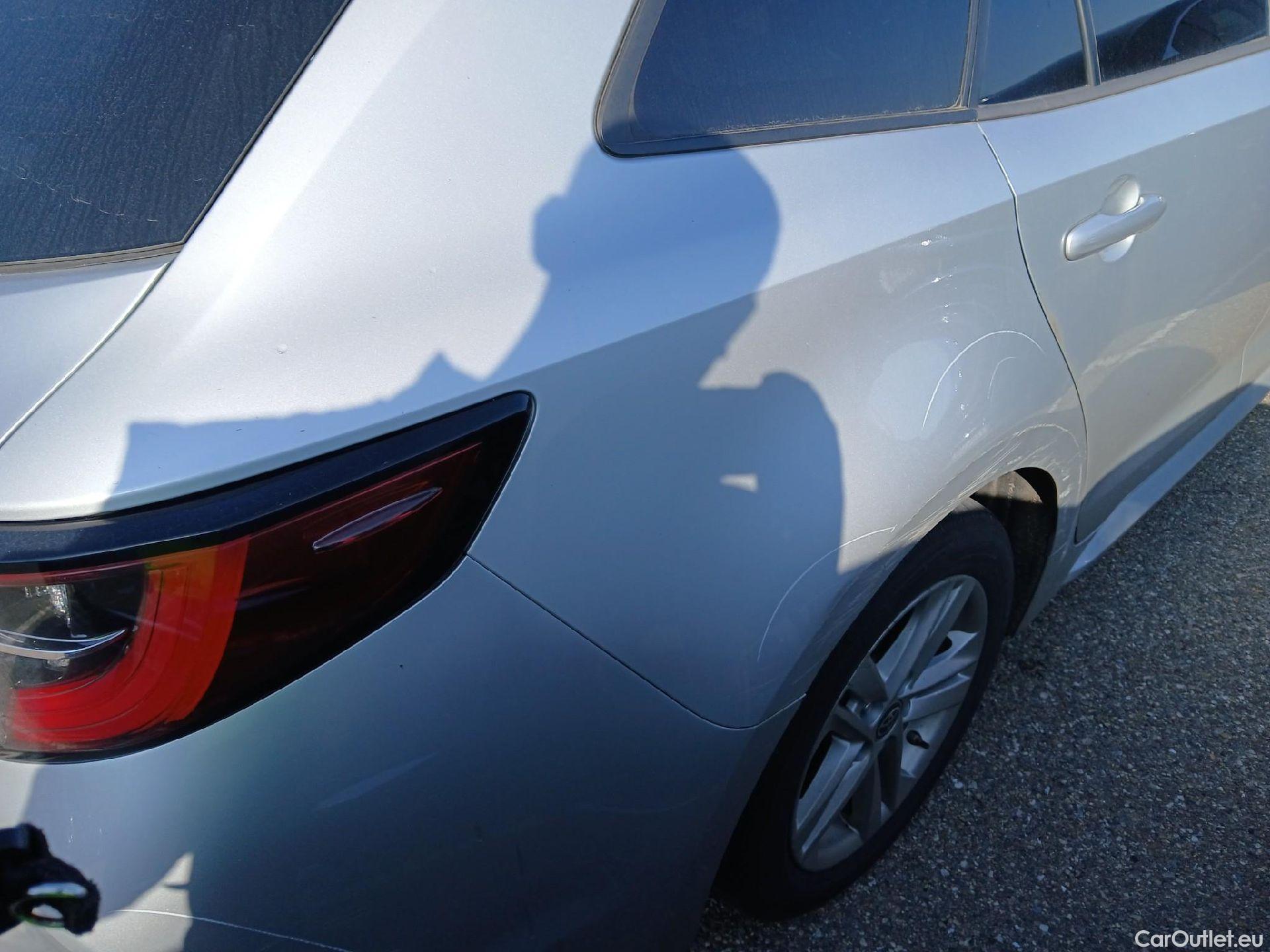  Toyota  Corolla TOYOTA  / 2019 / 5P / familiar 1.8 125H ACTIVE TECH E-CVT TOU SPORT #21