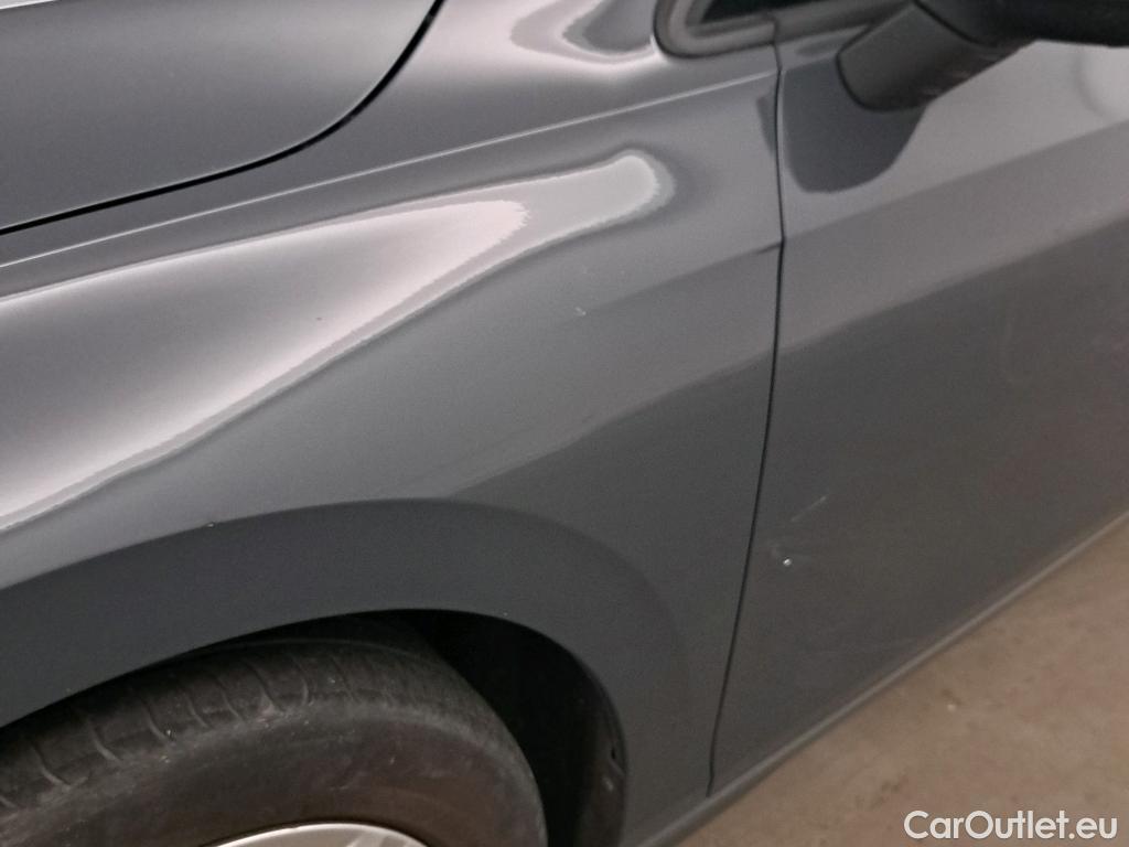  Volkswagen  Golf  VOLKSWAGEN / 2020 / 5P / berlina con portón Life 1.0 eTSI 81kW (110CV) DSG #11