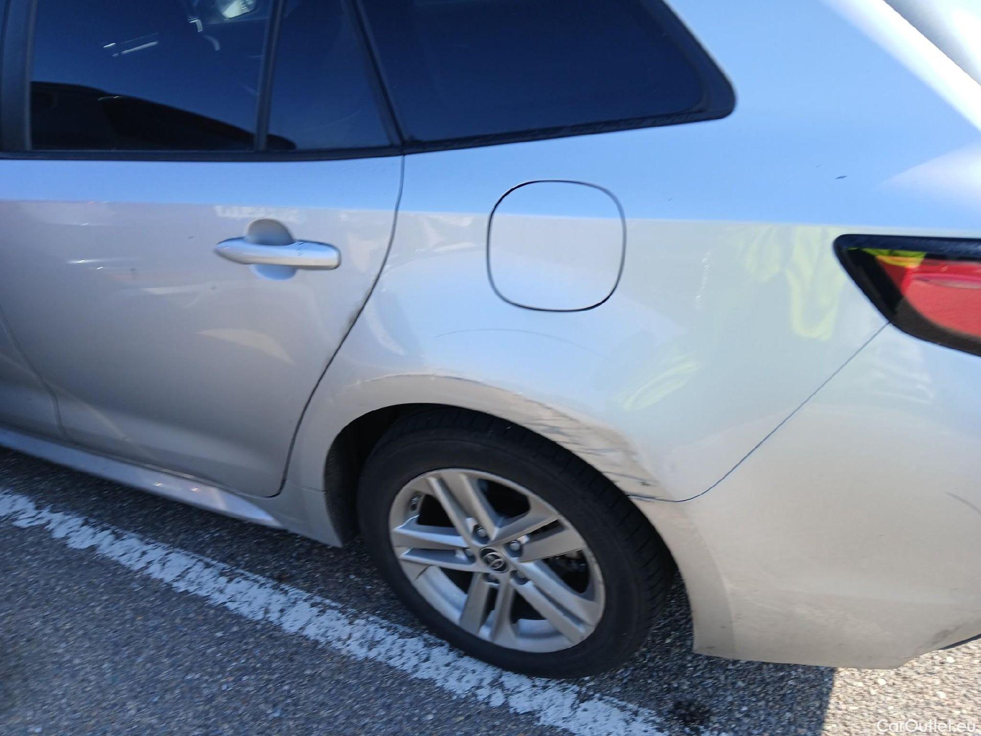  Toyota  Corolla TOYOTA  / 2019 / 5P / familiar 1.8 125H ACTIVE TECH E-CVT TOU SPORT #15