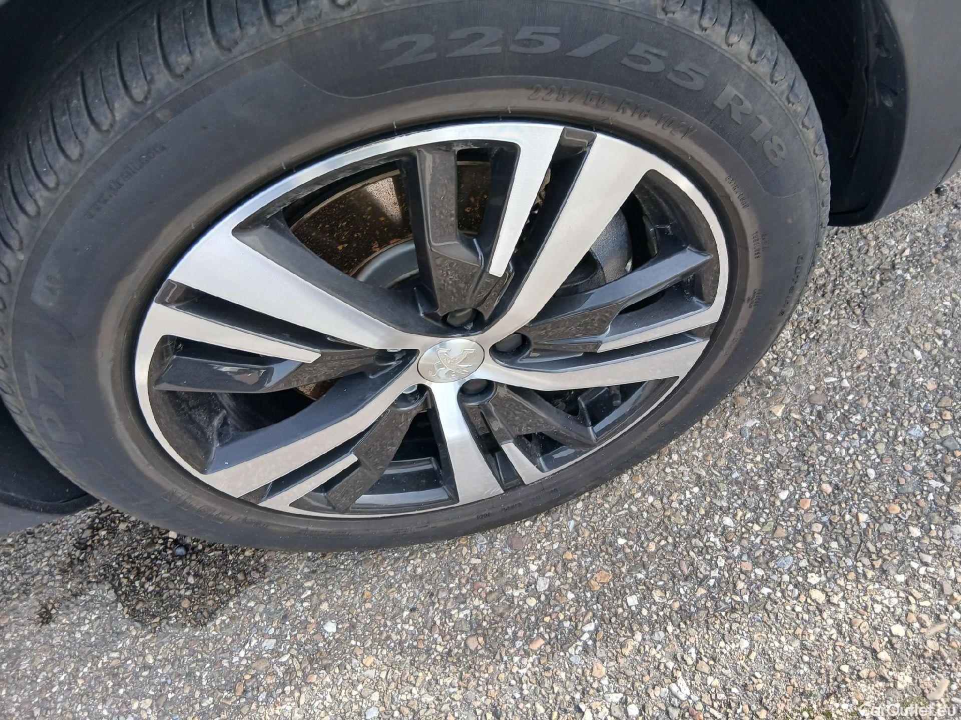  Peugeot  3008 PEUGEOT  Hybrid / 2020 / 5P / todoterreno 300 e-EAT8 Allure Pack #18